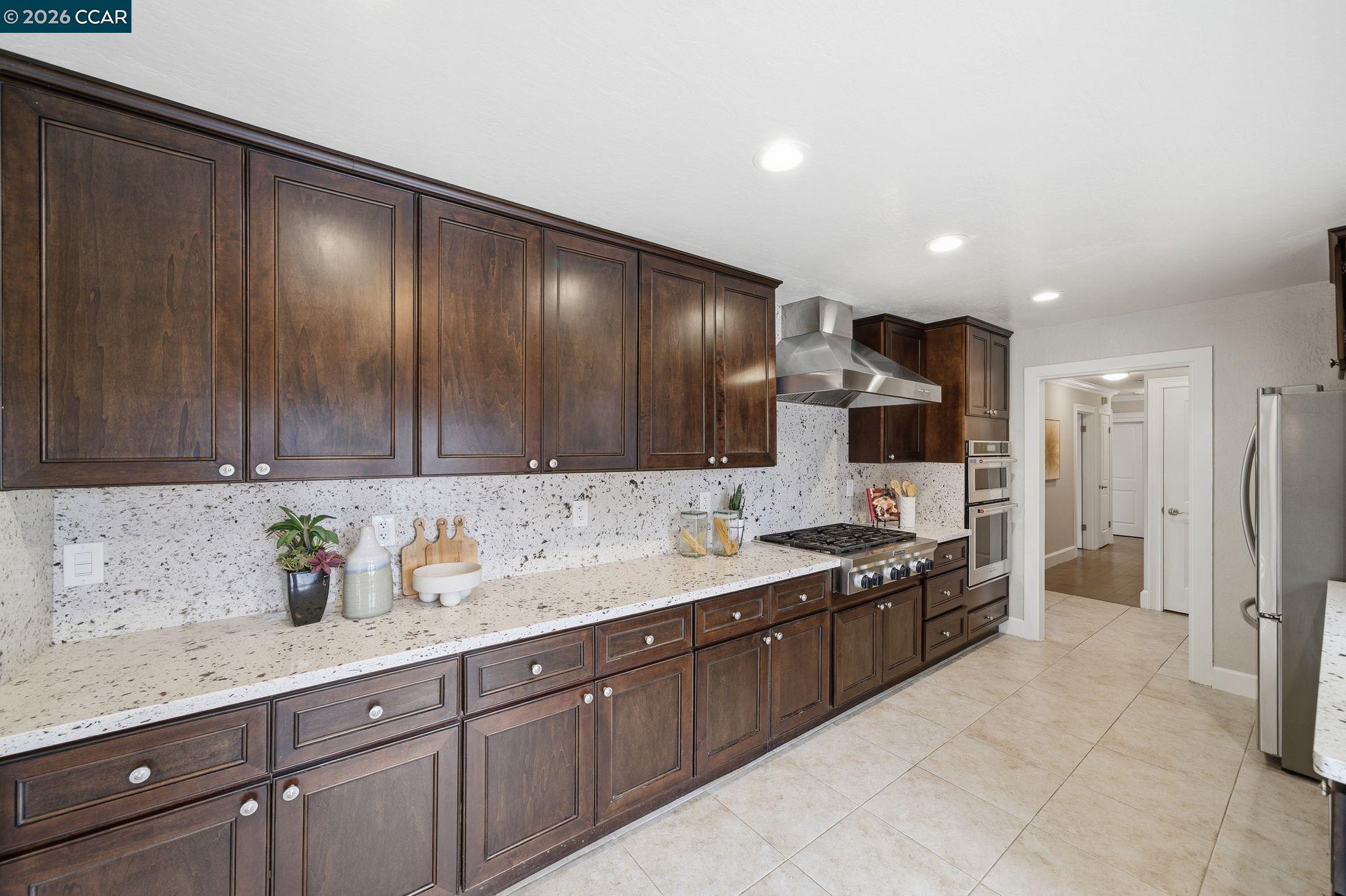 Detail Gallery Image 13 of 48 For 56 Bates Blvd, Orinda,  CA 94563 - 4 Beds | 2/1 Baths