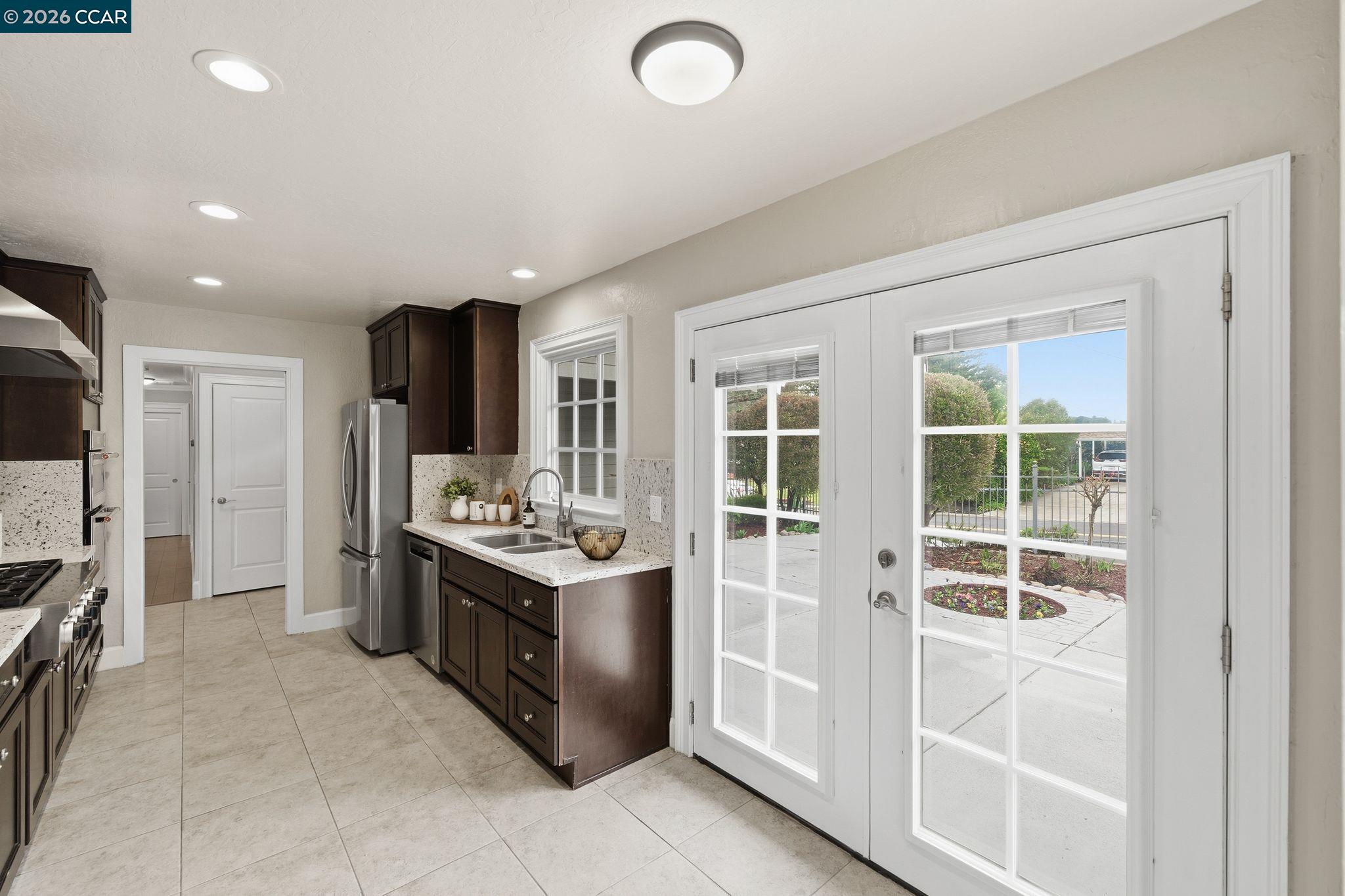Detail Gallery Image 15 of 48 For 56 Bates Blvd, Orinda,  CA 94563 - 4 Beds | 2/1 Baths