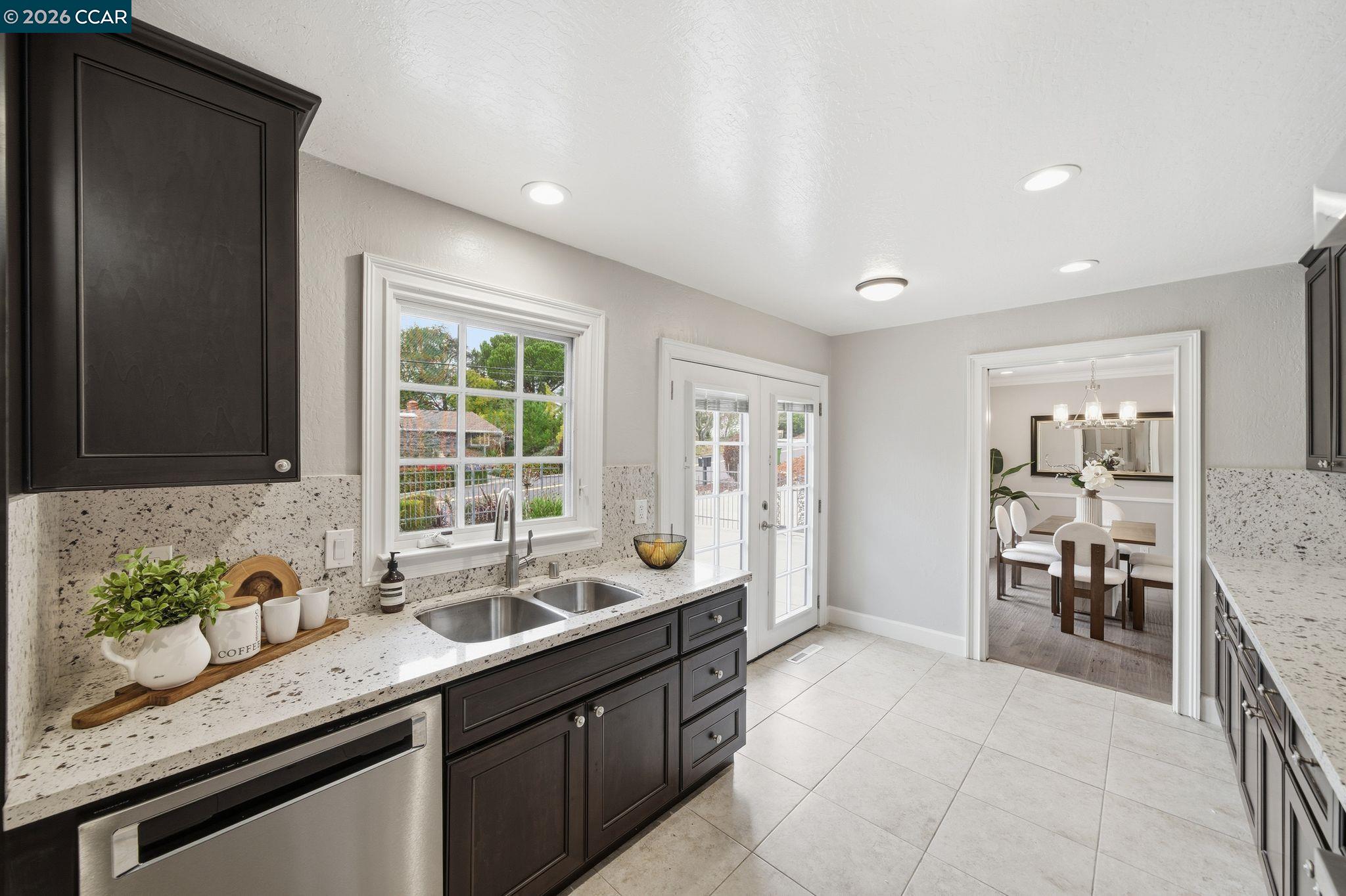 Detail Gallery Image 17 of 48 For 56 Bates Blvd, Orinda,  CA 94563 - 4 Beds | 2/1 Baths