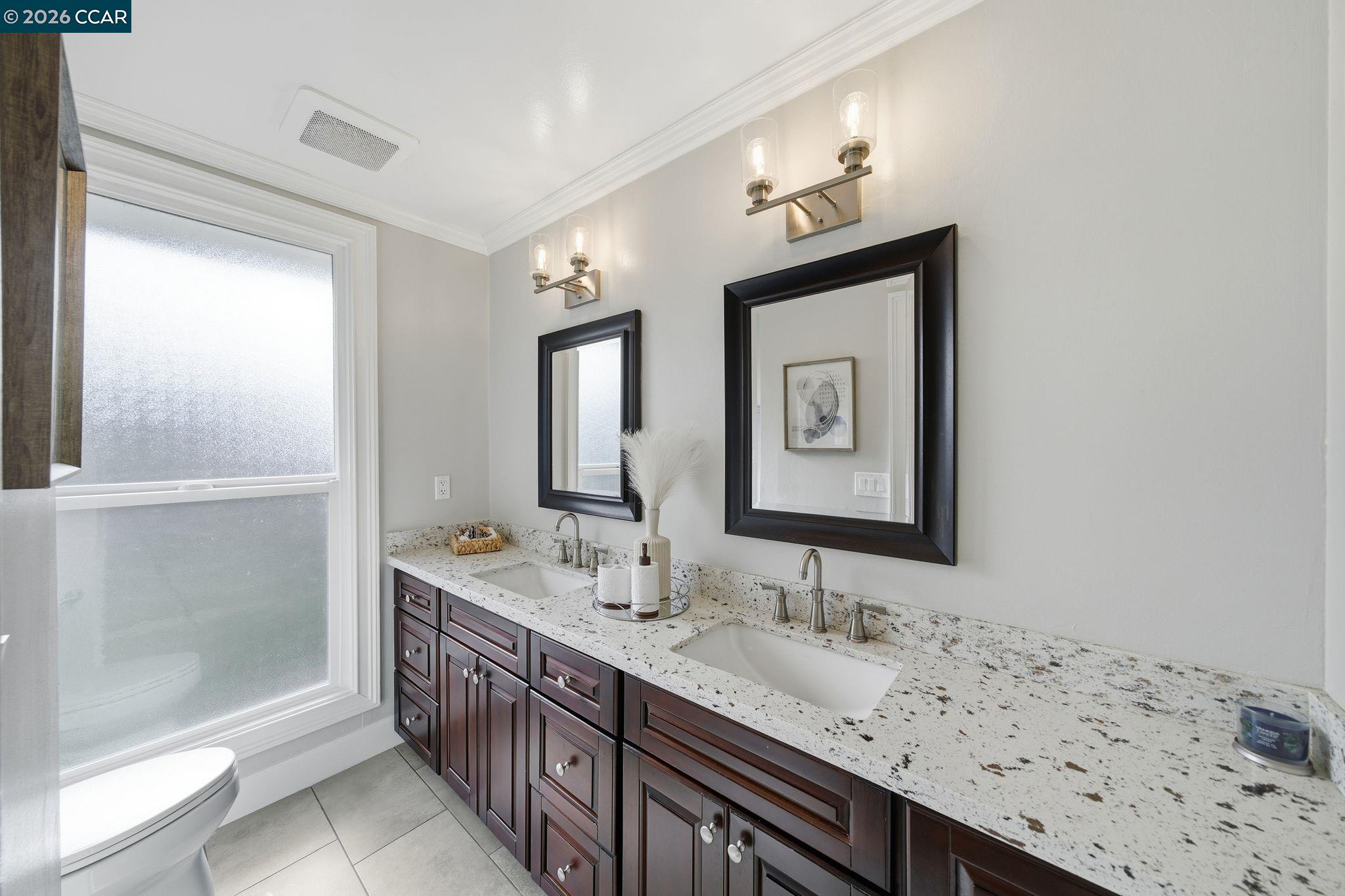 Detail Gallery Image 23 of 48 For 56 Bates Blvd, Orinda,  CA 94563 - 4 Beds | 2/1 Baths