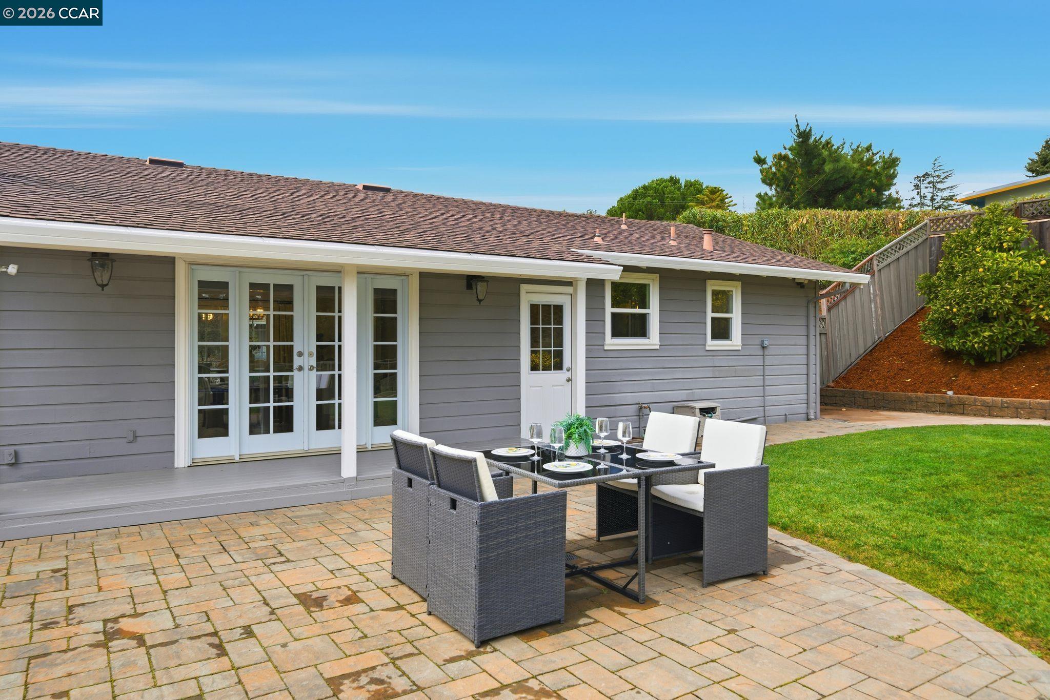 Detail Gallery Image 31 of 48 For 56 Bates Blvd, Orinda,  CA 94563 - 4 Beds | 2/1 Baths