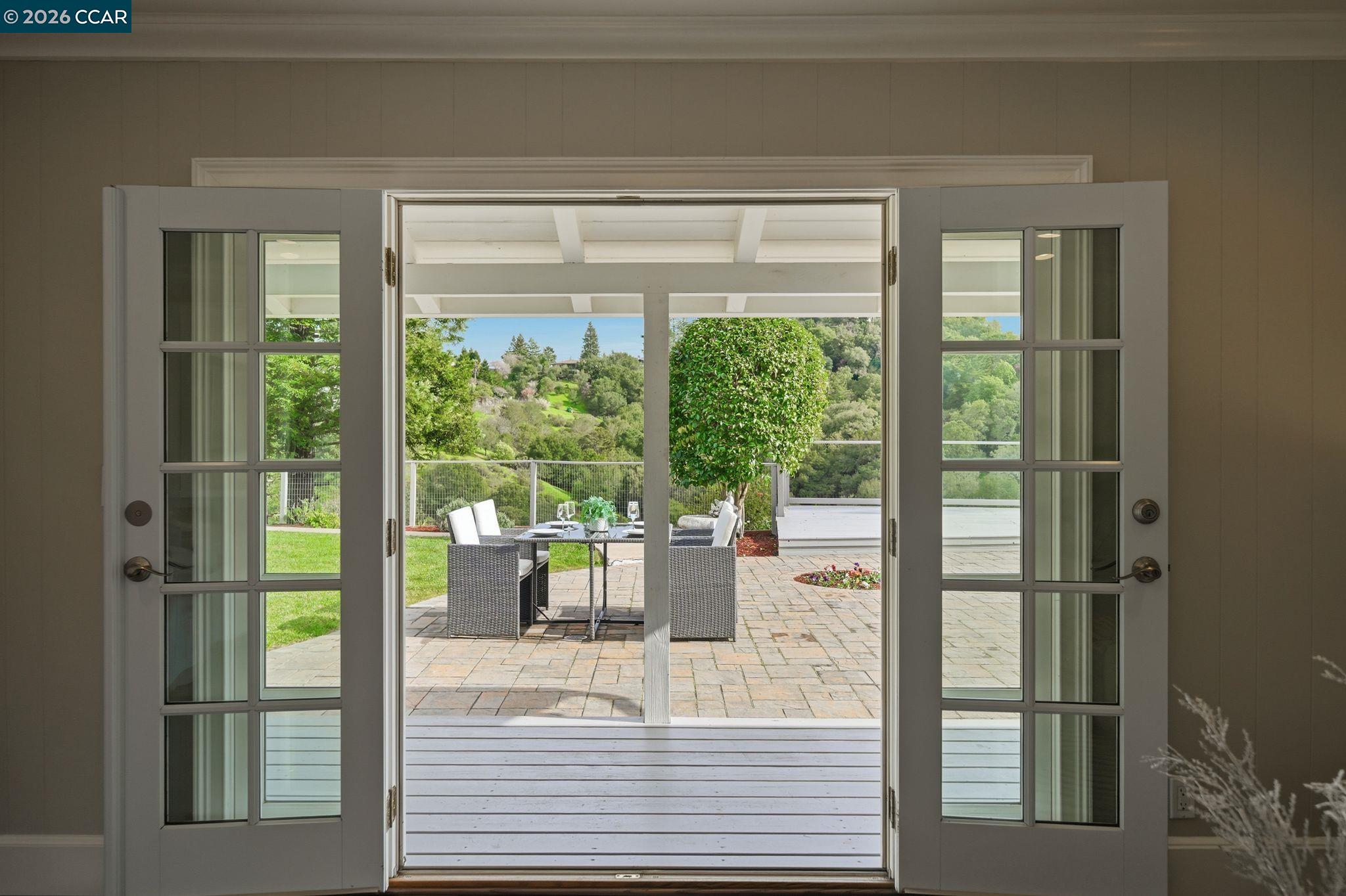 Detail Gallery Image 9 of 48 For 56 Bates Blvd, Orinda,  CA 94563 - 4 Beds | 2/1 Baths