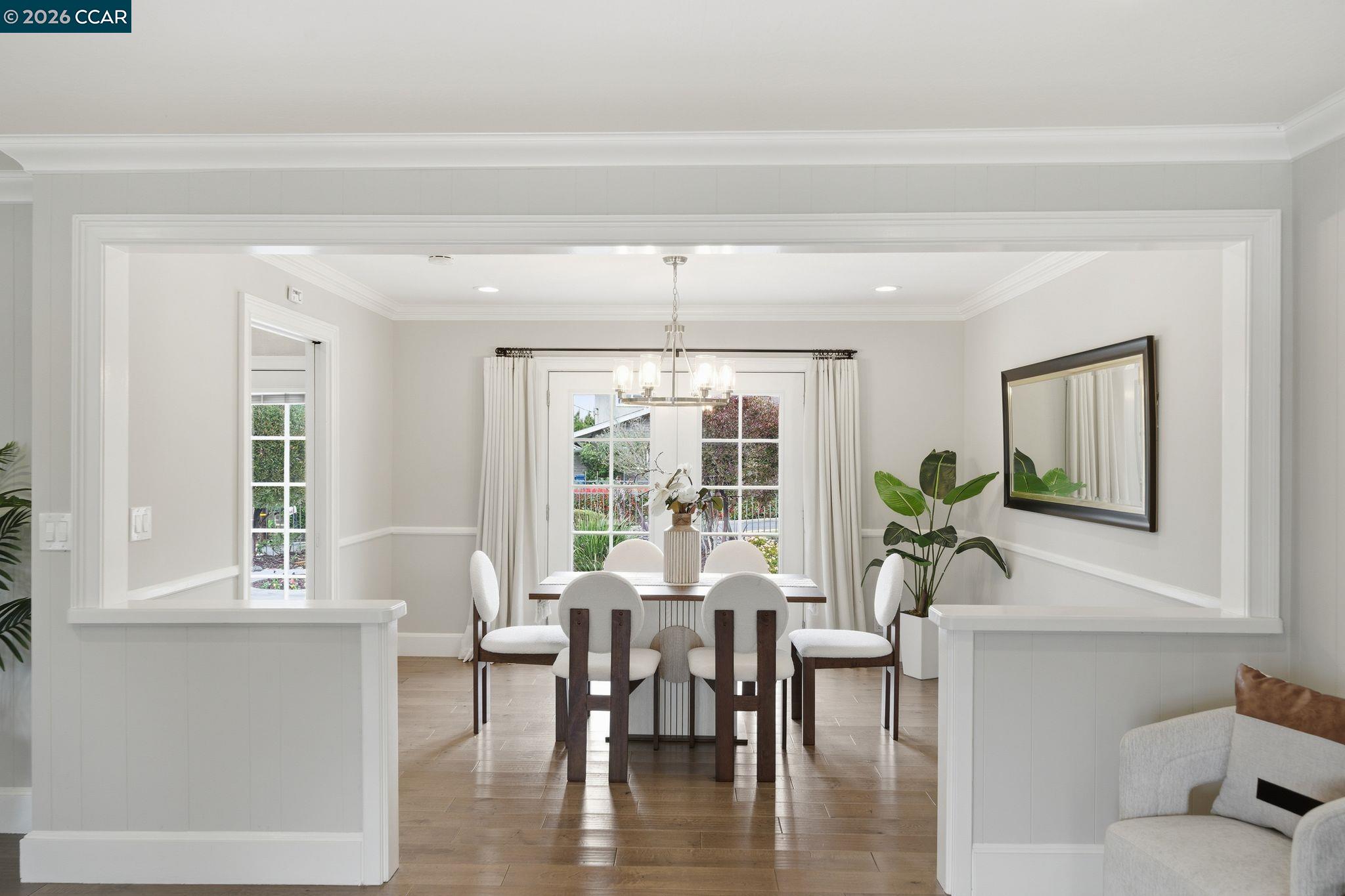 Detail Gallery Image 10 of 48 For 56 Bates Blvd, Orinda,  CA 94563 - 4 Beds | 2/1 Baths