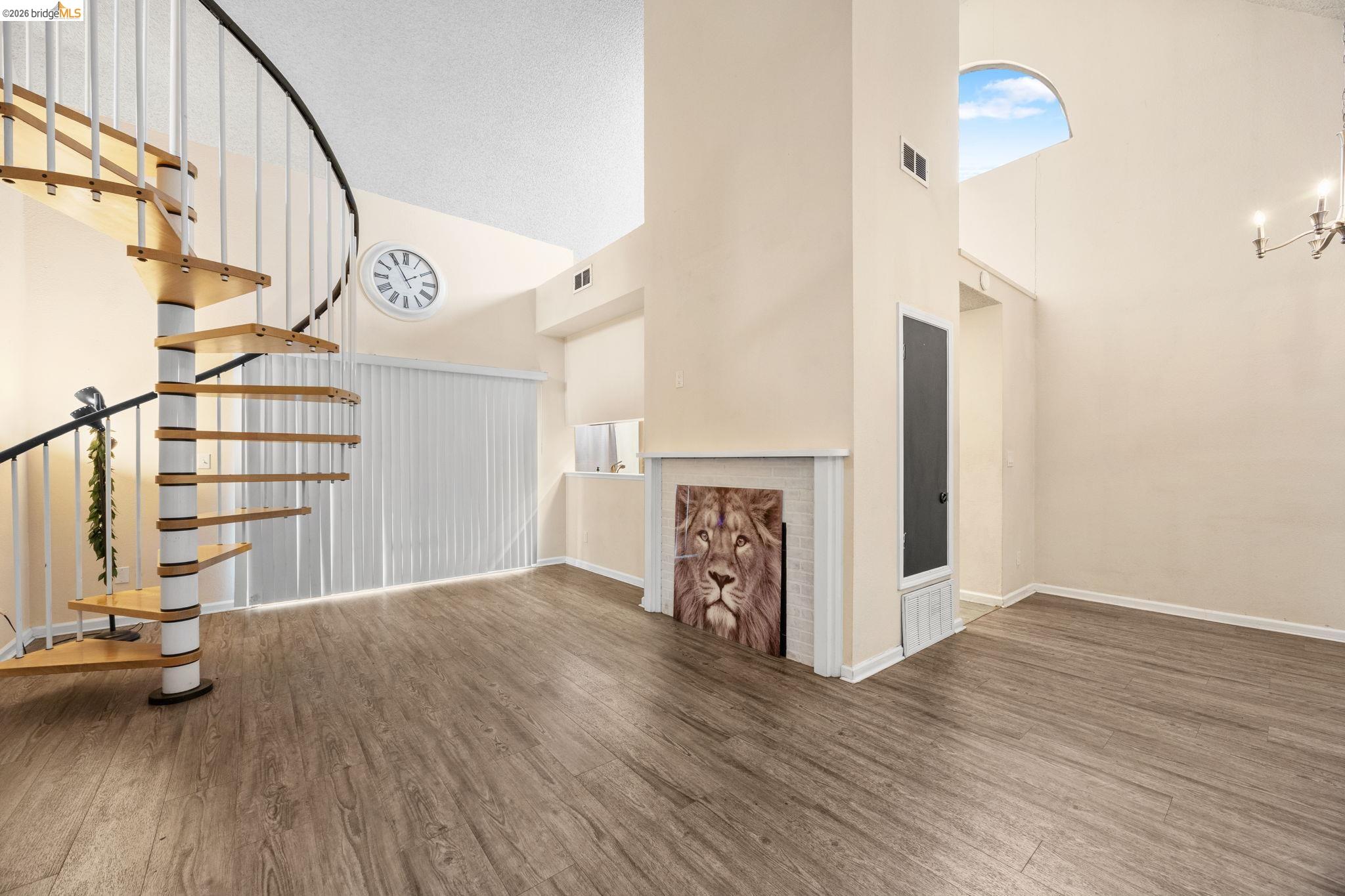 Photo #2: 41124621 Listing: Photo #2