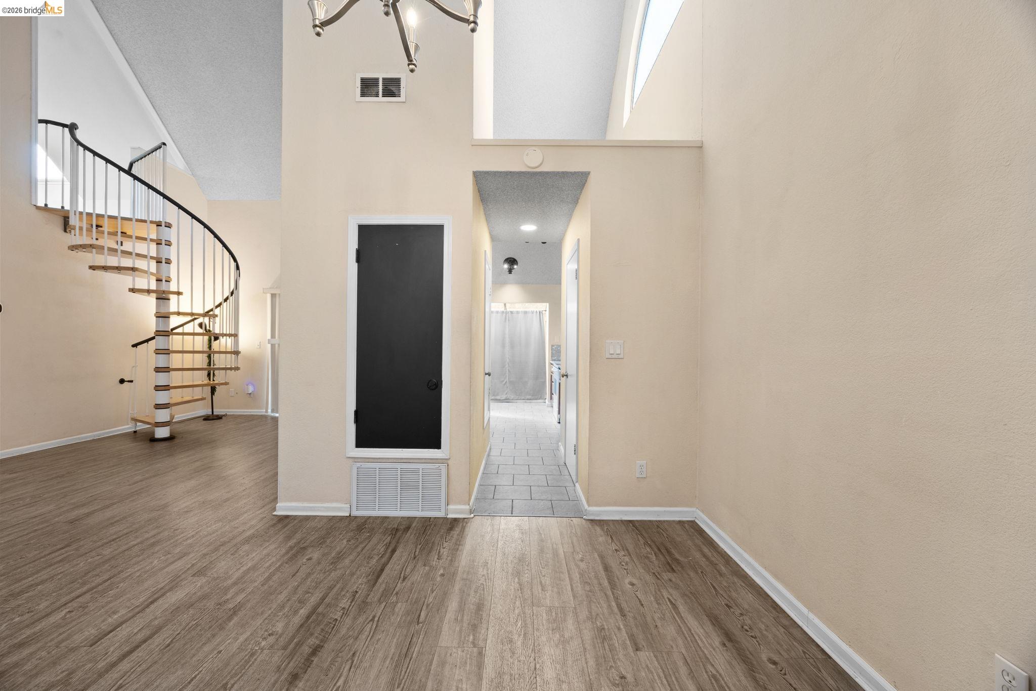 Photo #5: 41124621 Listing: Photo #5