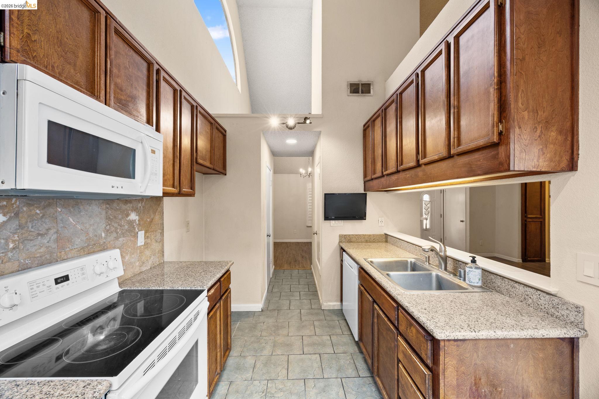 Photo #9: 41124621 Listing: Photo #9