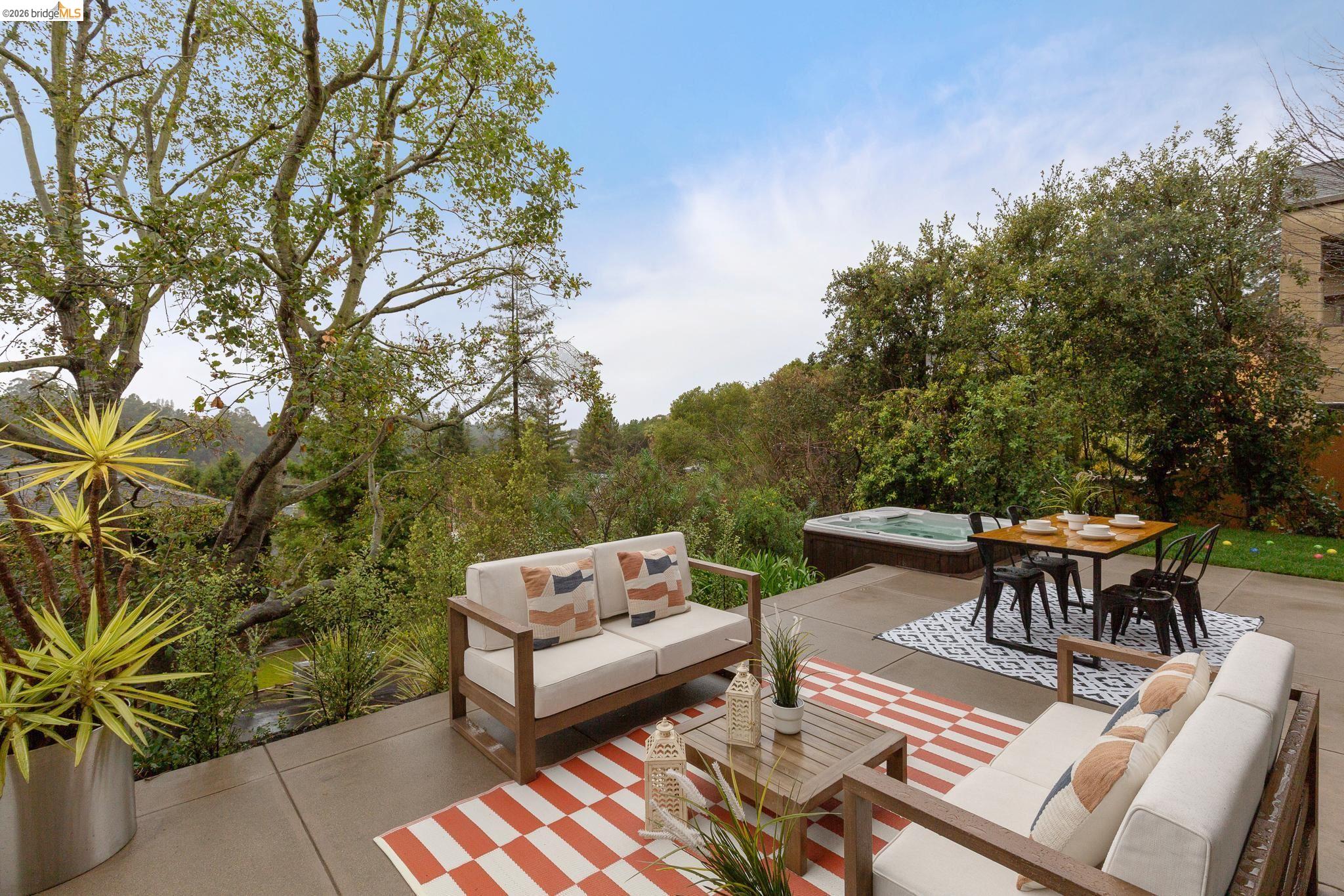 Detail Gallery Image 18 of 60 For 104 Capricorn Ave, Oakland,  CA 94611 - 3 Beds | 3 Baths