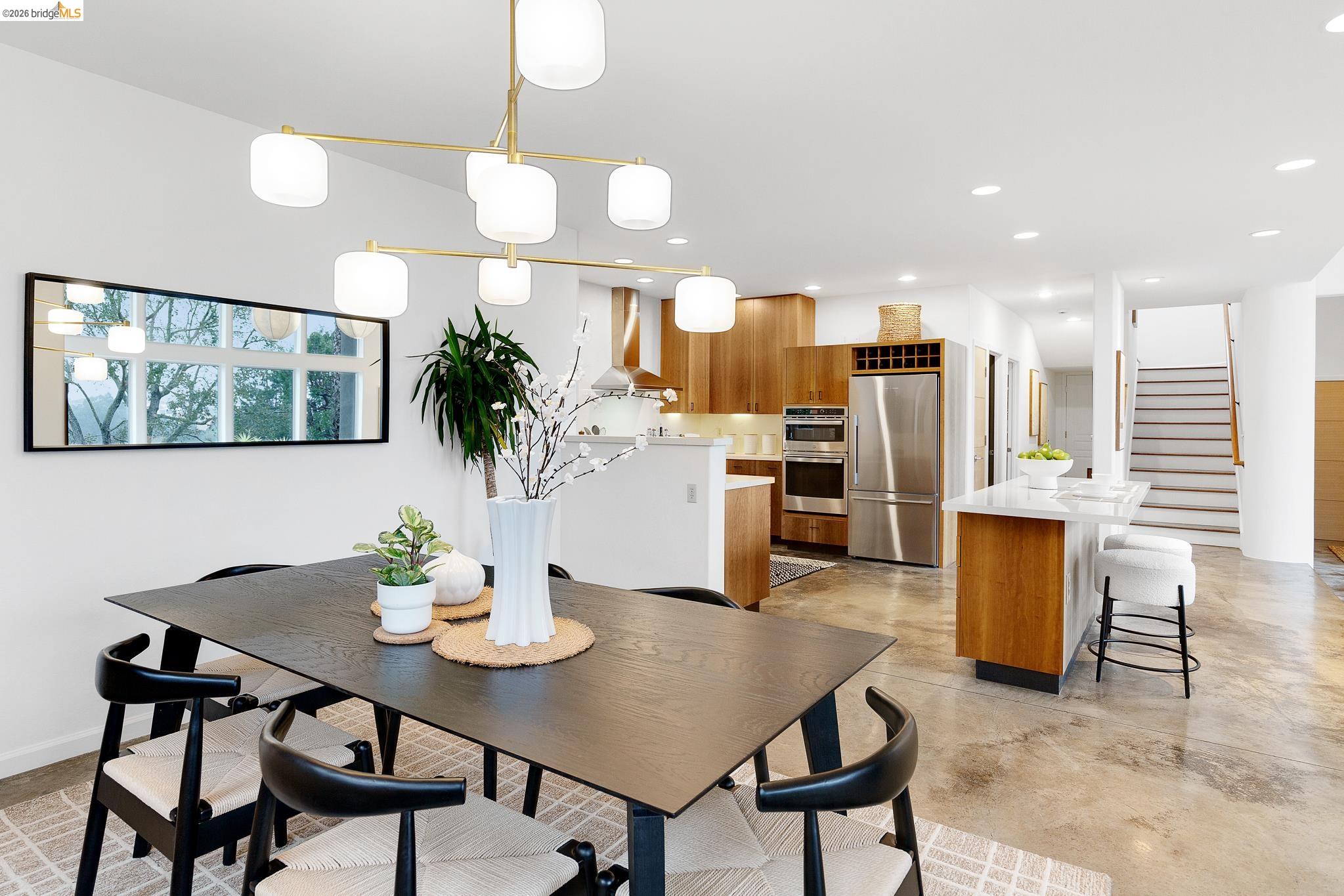 Detail Gallery Image 21 of 60 For 104 Capricorn Ave, Oakland,  CA 94611 - 3 Beds | 3 Baths