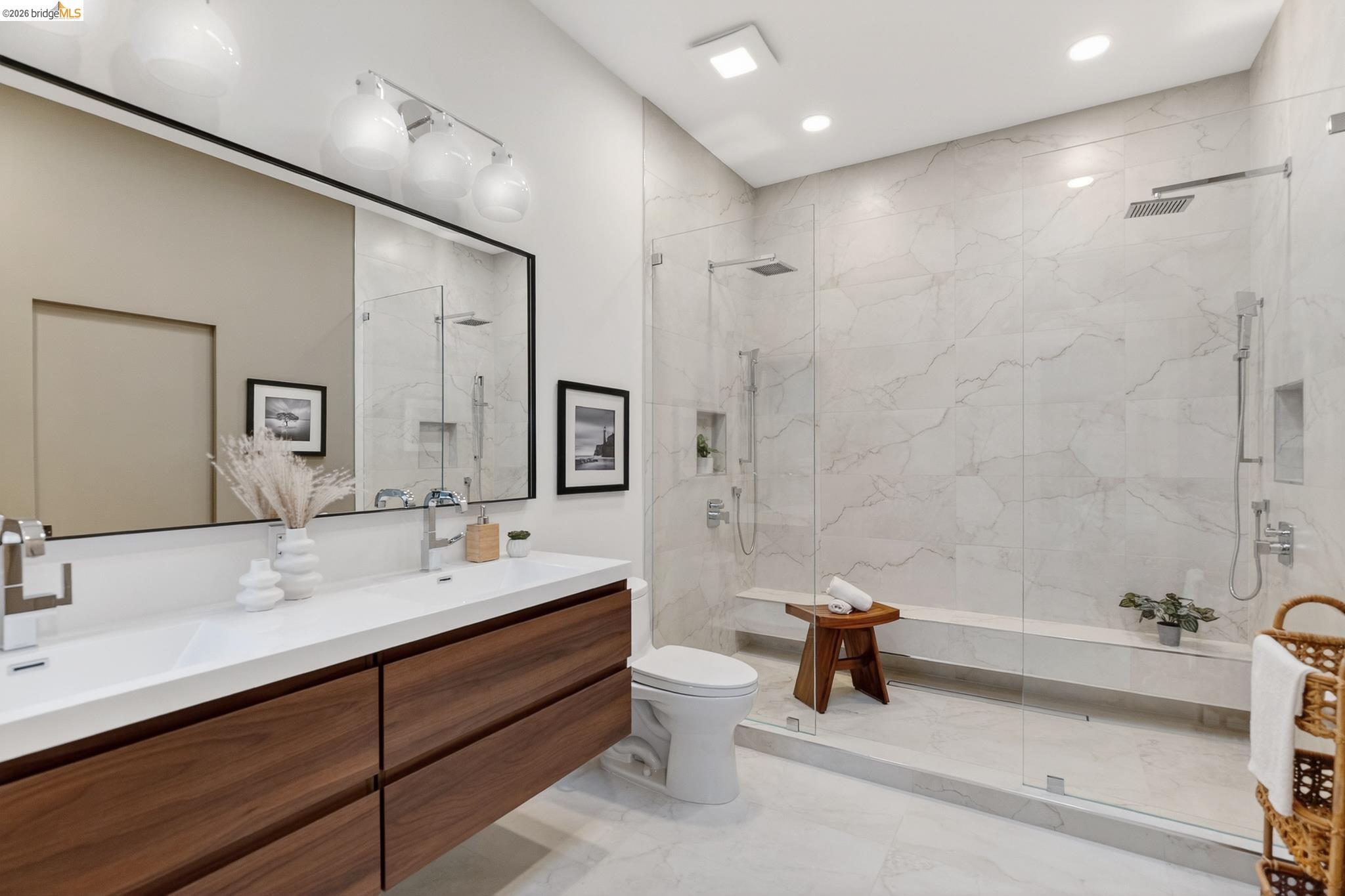 Detail Gallery Image 29 of 60 For 104 Capricorn Ave, Oakland,  CA 94611 - 3 Beds | 3 Baths