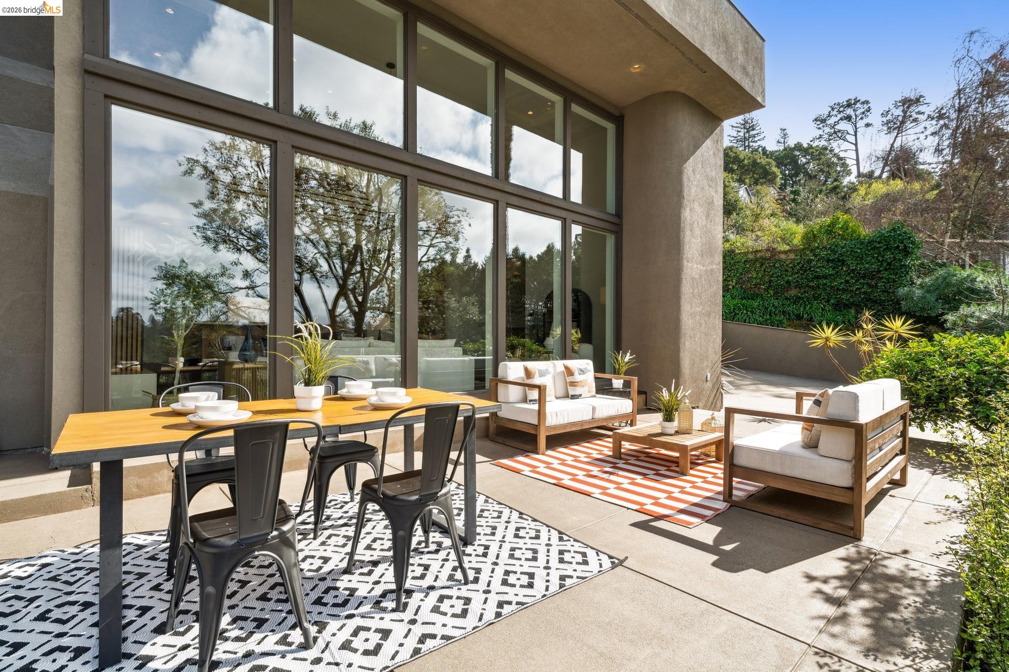 Detail Gallery Image 42 of 60 For 104 Capricorn Ave, Oakland,  CA 94611 - 3 Beds | 3 Baths