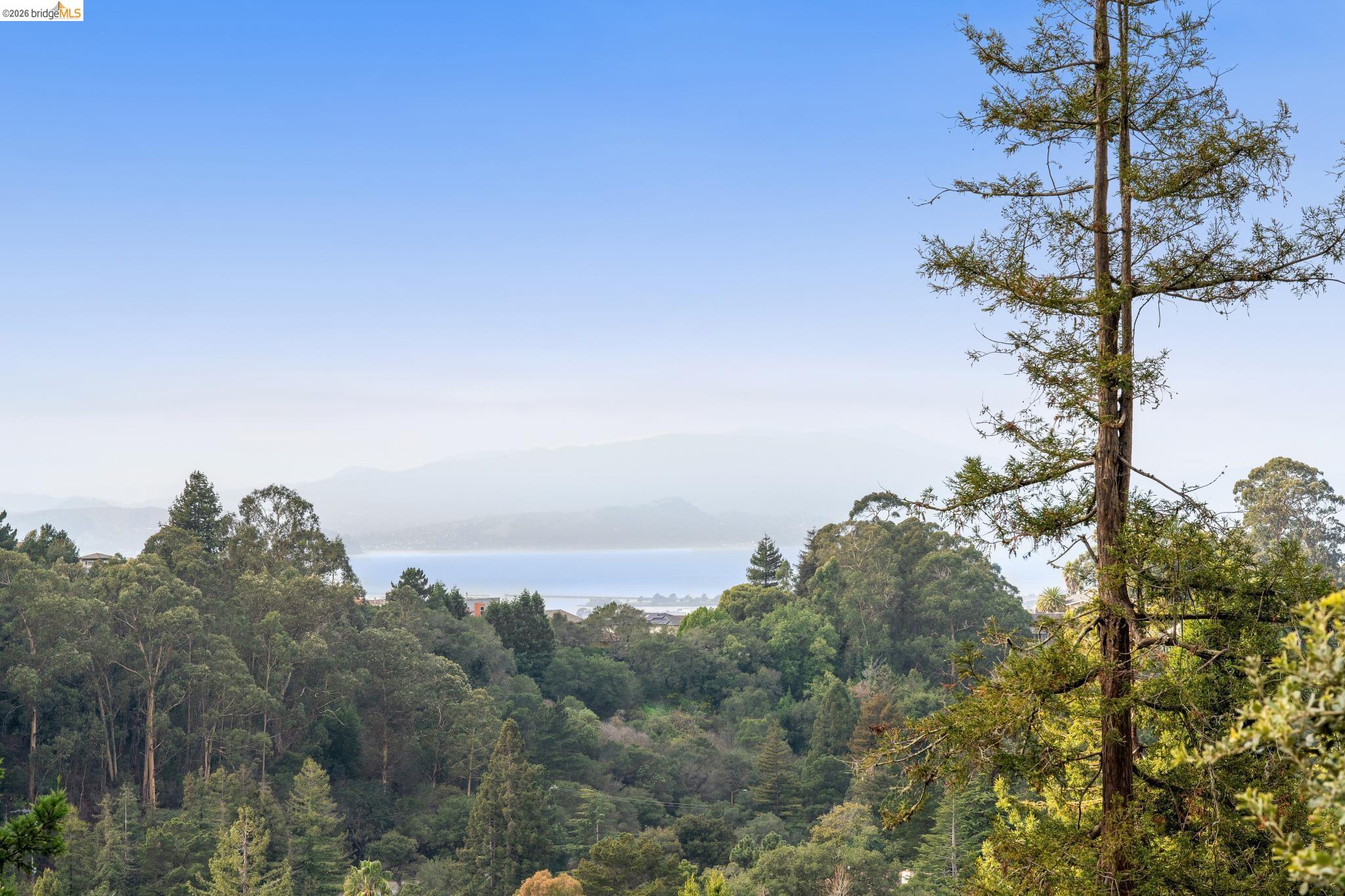 Detail Gallery Image 44 of 60 For 104 Capricorn Ave, Oakland,  CA 94611 - 3 Beds | 3 Baths