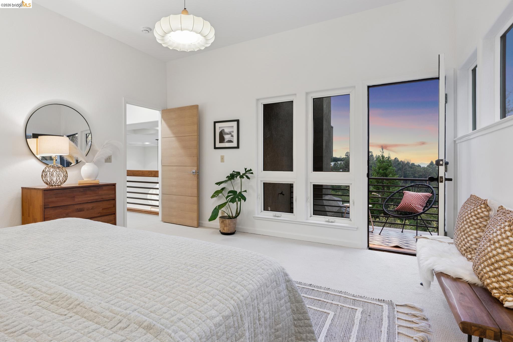 Detail Gallery Image 51 of 60 For 104 Capricorn Ave, Oakland,  CA 94611 - 3 Beds | 3 Baths