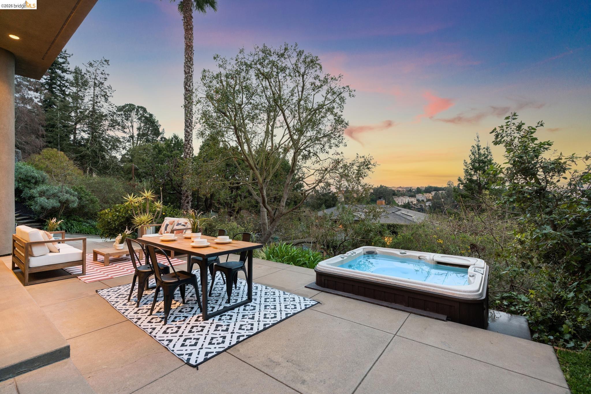 Detail Gallery Image 56 of 60 For 104 Capricorn Ave, Oakland,  CA 94611 - 3 Beds | 3 Baths