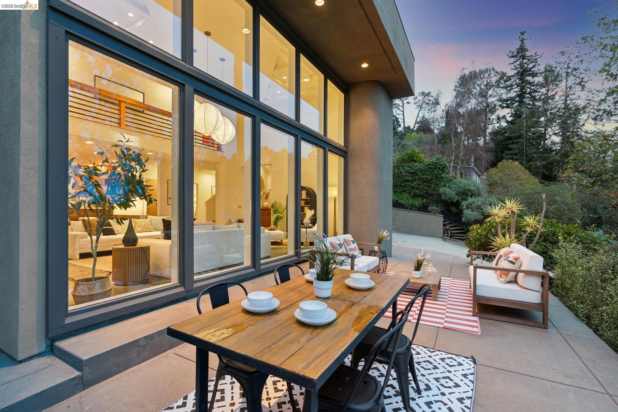 Detail Gallery Image 57 of 60 For 104 Capricorn Ave, Oakland,  CA 94611 - 3 Beds | 3 Baths