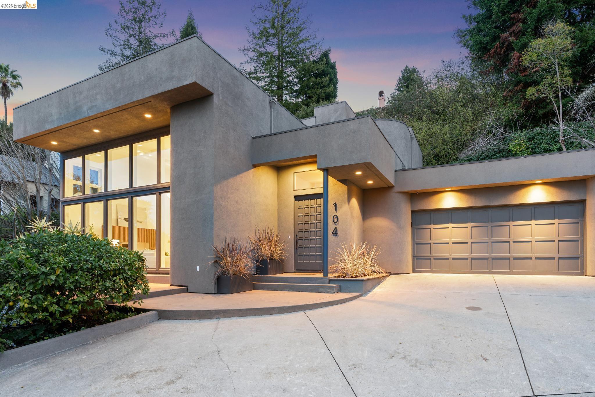 Detail Gallery Image 59 of 60 For 104 Capricorn Ave, Oakland,  CA 94611 - 3 Beds | 3 Baths