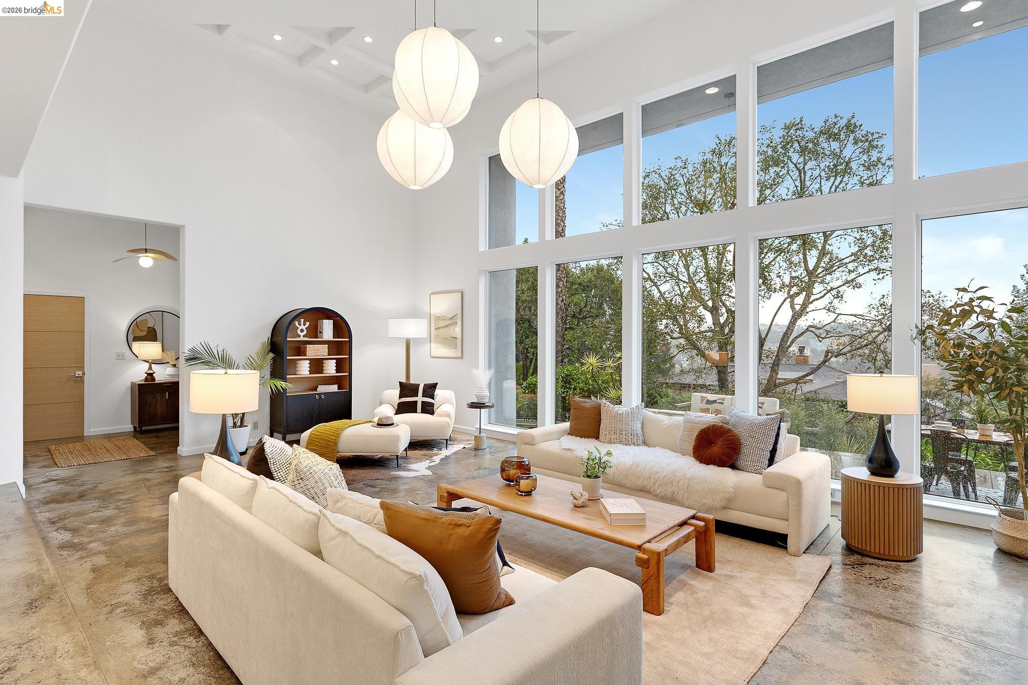 Detail Gallery Image 8 of 60 For 104 Capricorn Ave, Oakland,  CA 94611 - 3 Beds | 3 Baths