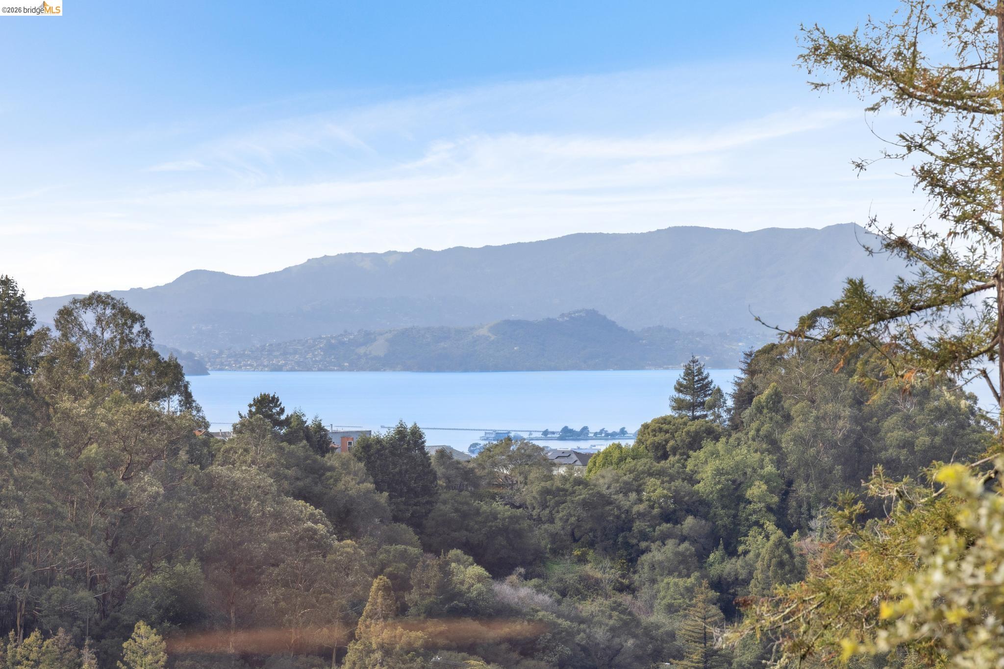 Detail Gallery Image 10 of 60 For 104 Capricorn Ave, Oakland,  CA 94611 - 3 Beds | 3 Baths