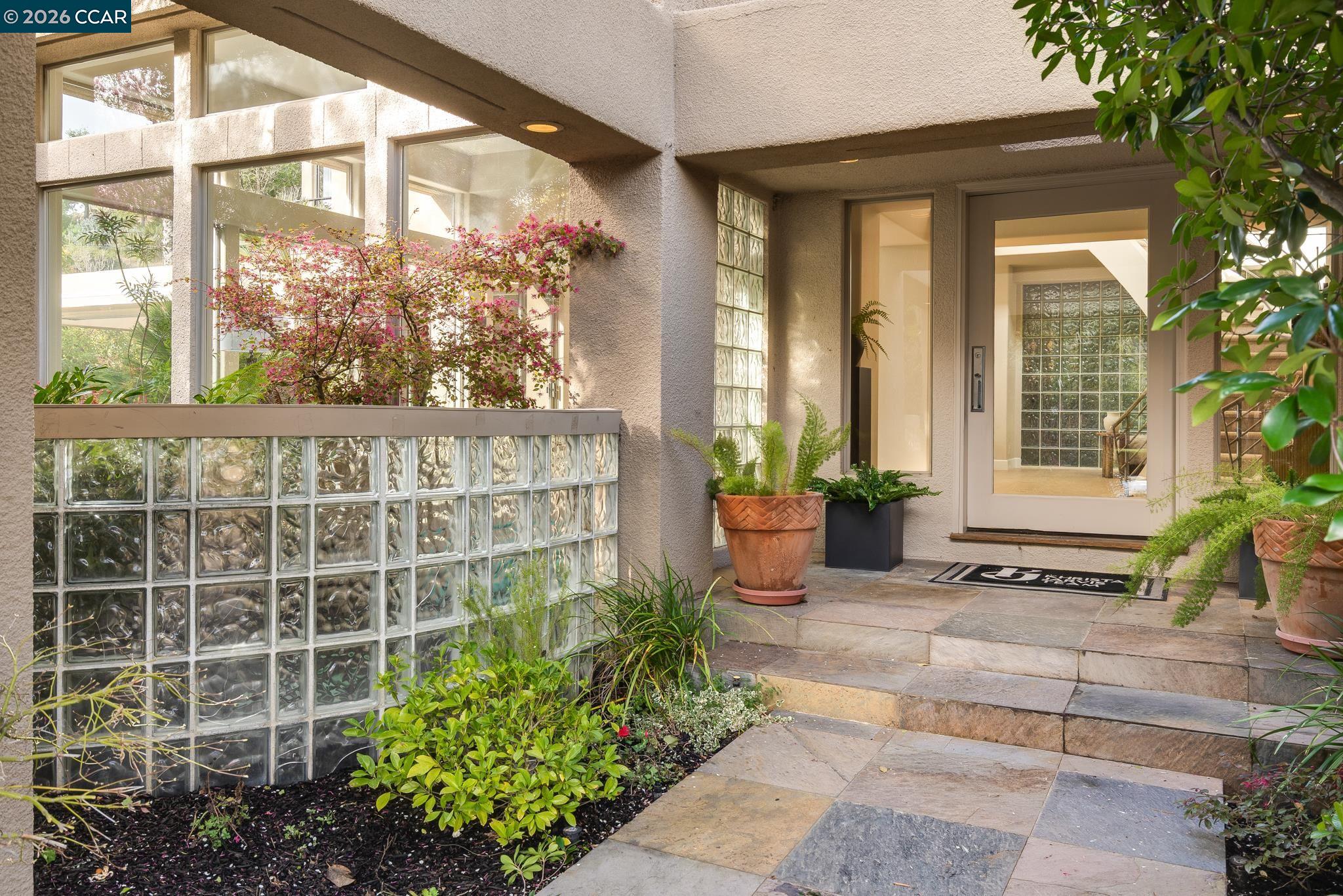 Detail Gallery Image 2 of 35 For 4257 Golden Oak Court, Danville,  CA 94506 - 4 Beds | 4 Baths