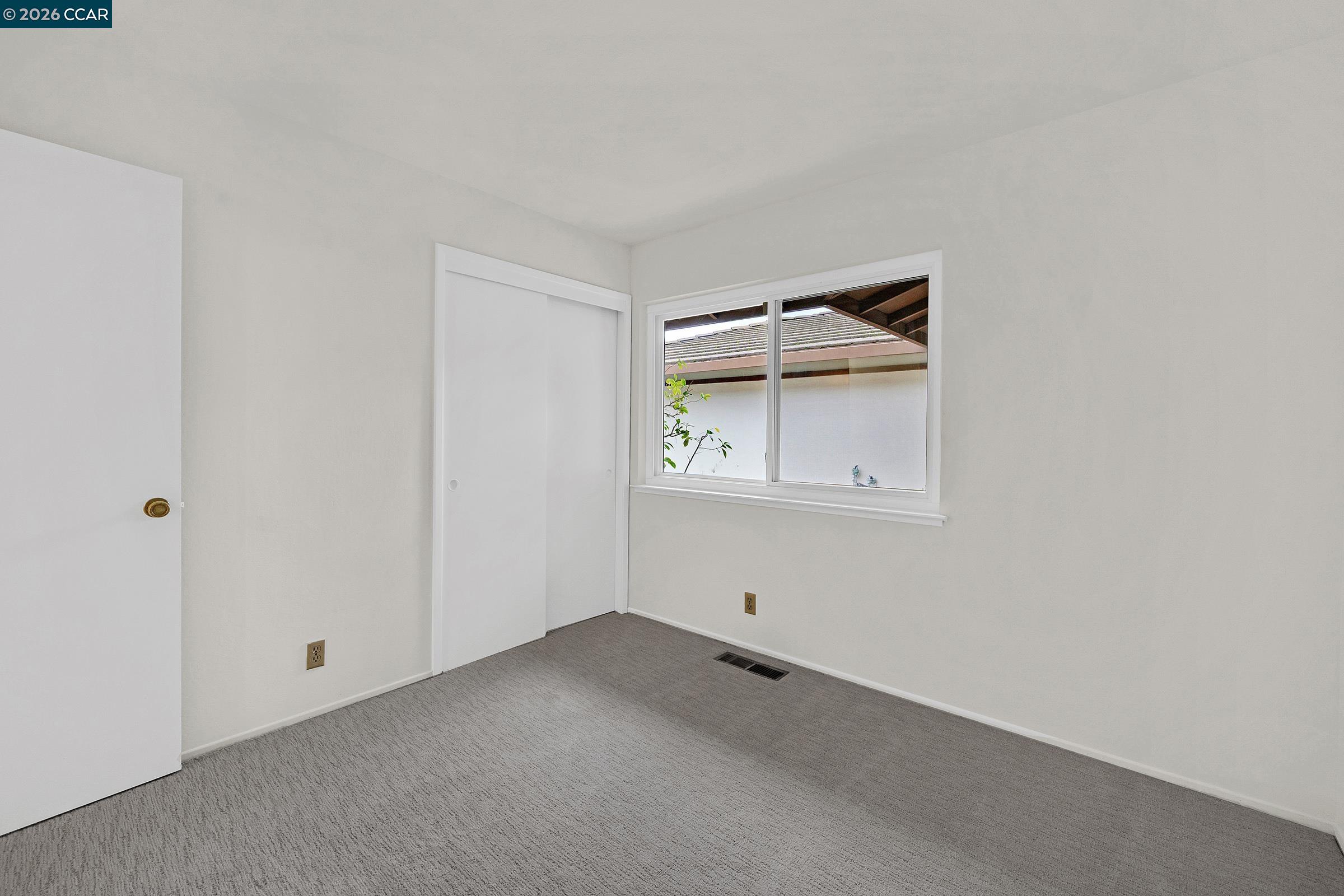 Detail Gallery Image 31 of 43 For 27889 Farm Hill Dr, Hayward,  CA 94542 - 4 Beds | 2/1 Baths