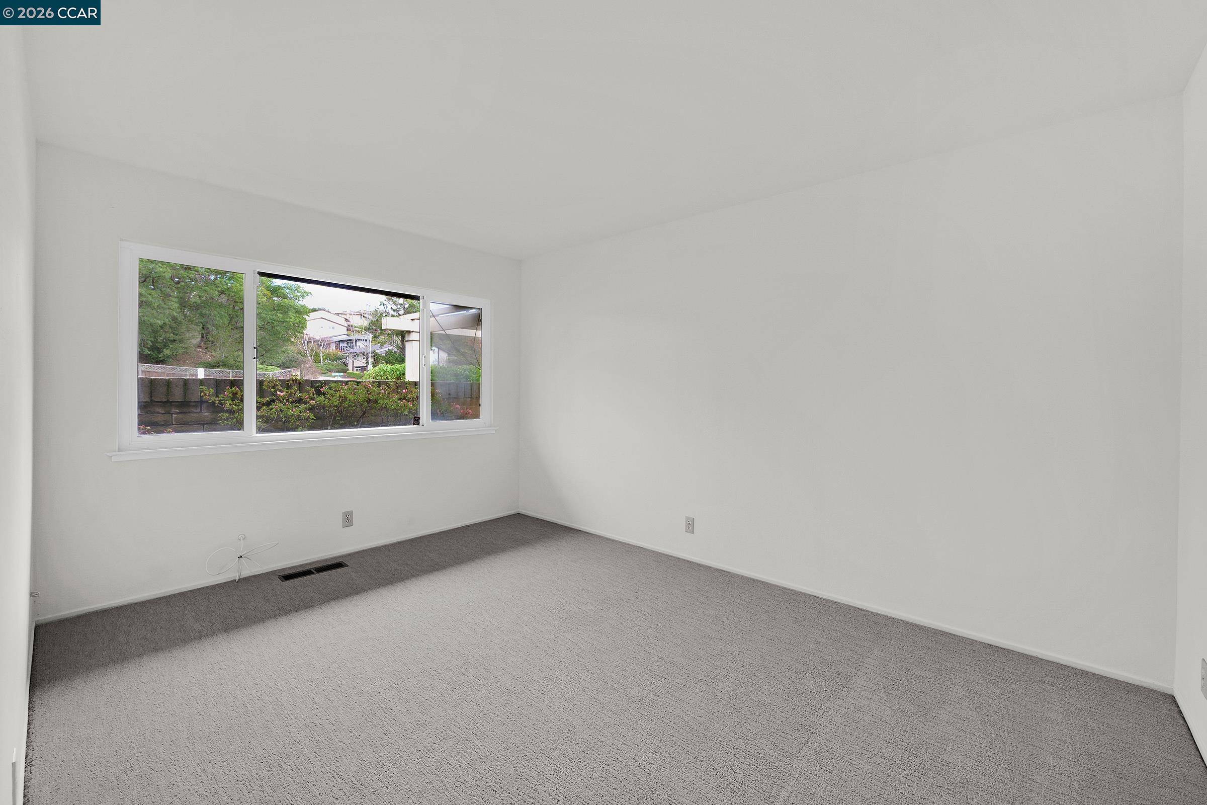 Detail Gallery Image 32 of 43 For 27889 Farm Hill Dr, Hayward,  CA 94542 - 4 Beds | 2/1 Baths