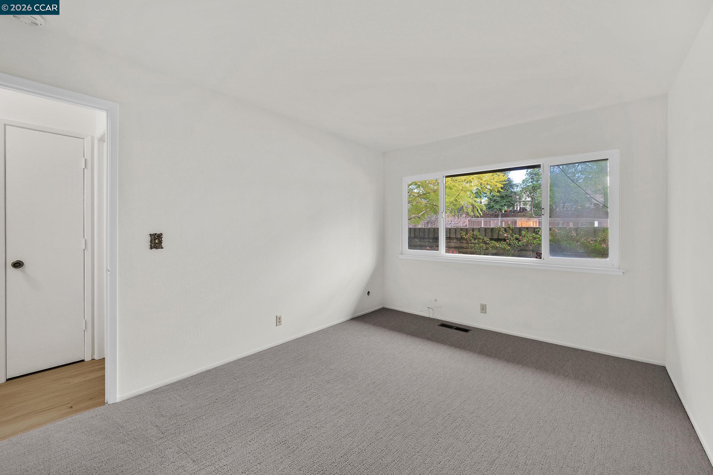 Detail Gallery Image 33 of 43 For 27889 Farm Hill Dr, Hayward,  CA 94542 - 4 Beds | 2/1 Baths