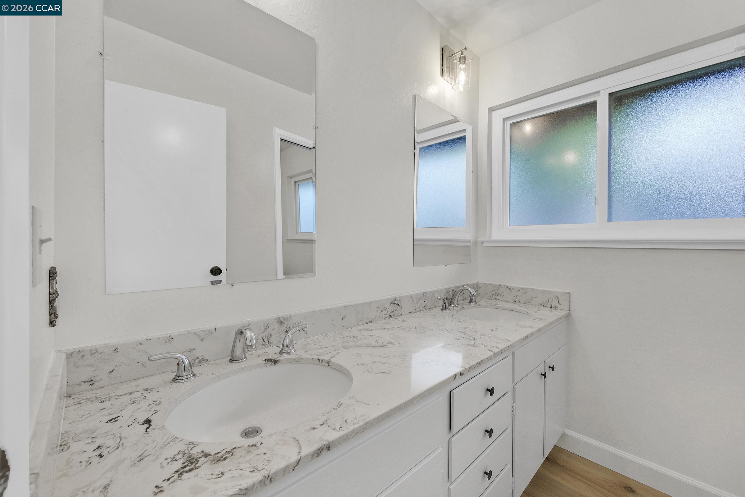 Detail Gallery Image 34 of 43 For 27889 Farm Hill Dr, Hayward,  CA 94542 - 4 Beds | 2/1 Baths