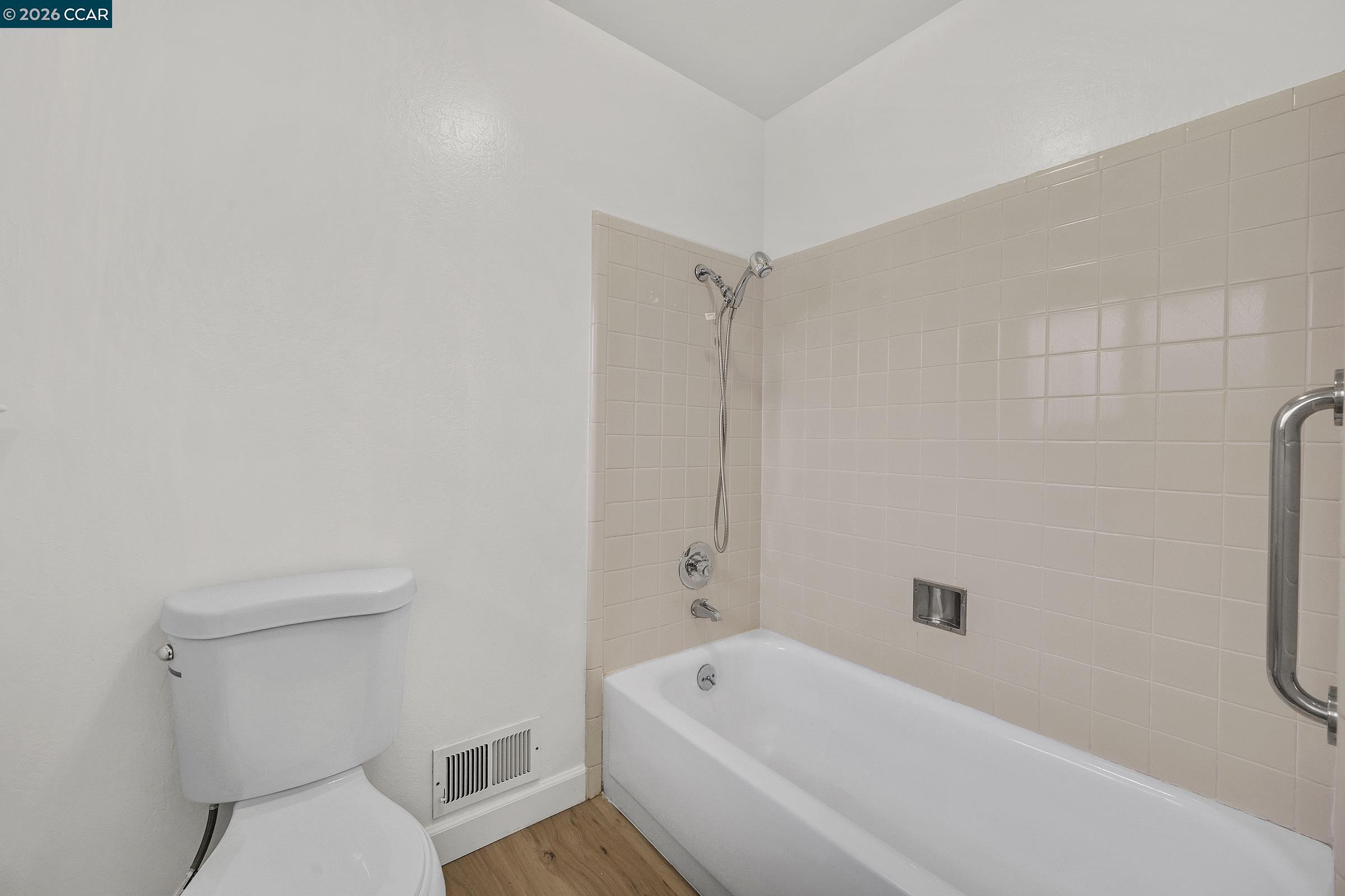 Detail Gallery Image 35 of 43 For 27889 Farm Hill Dr, Hayward,  CA 94542 - 4 Beds | 2/1 Baths