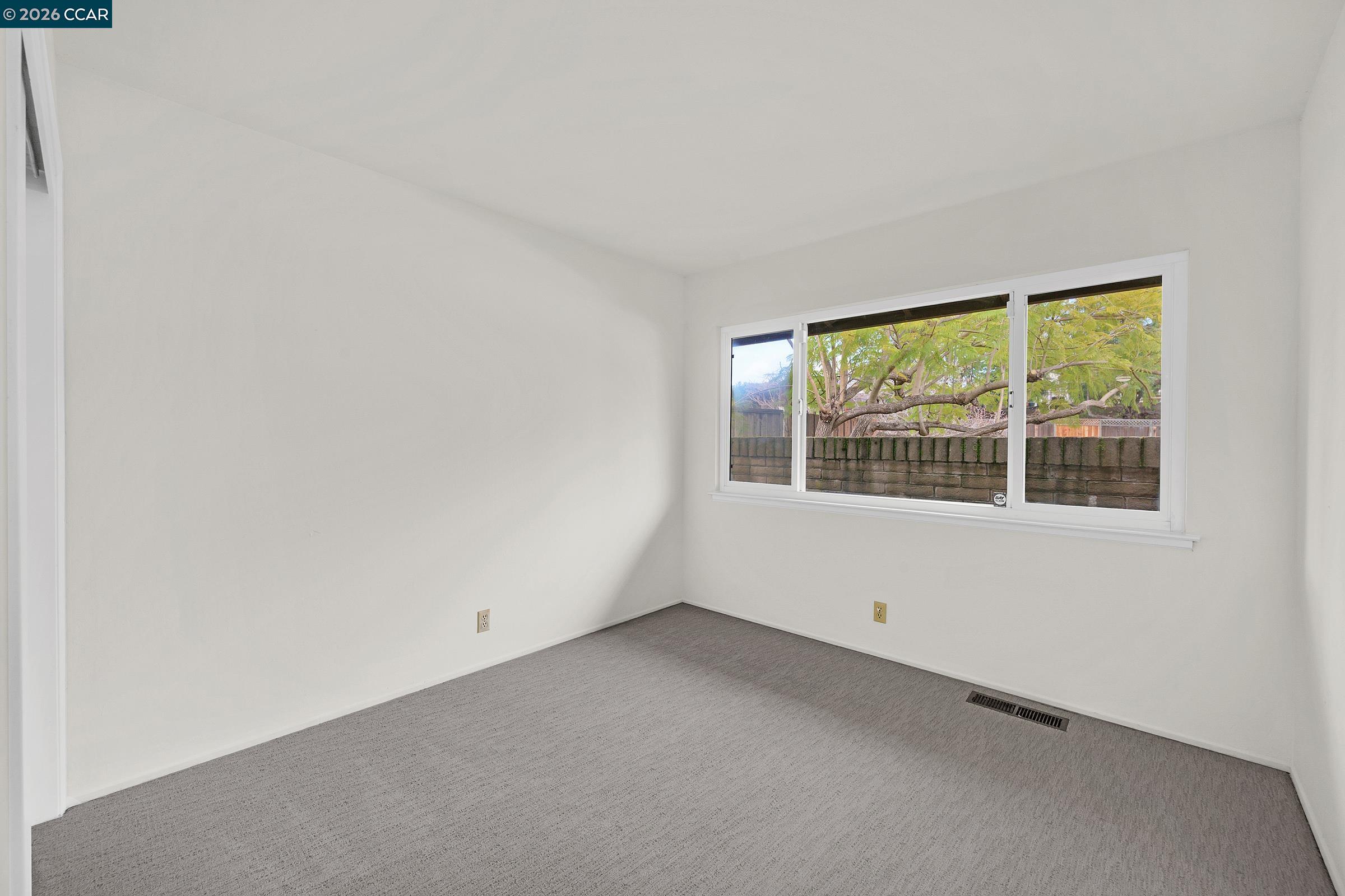 Detail Gallery Image 36 of 43 For 27889 Farm Hill Dr, Hayward,  CA 94542 - 4 Beds | 2/1 Baths