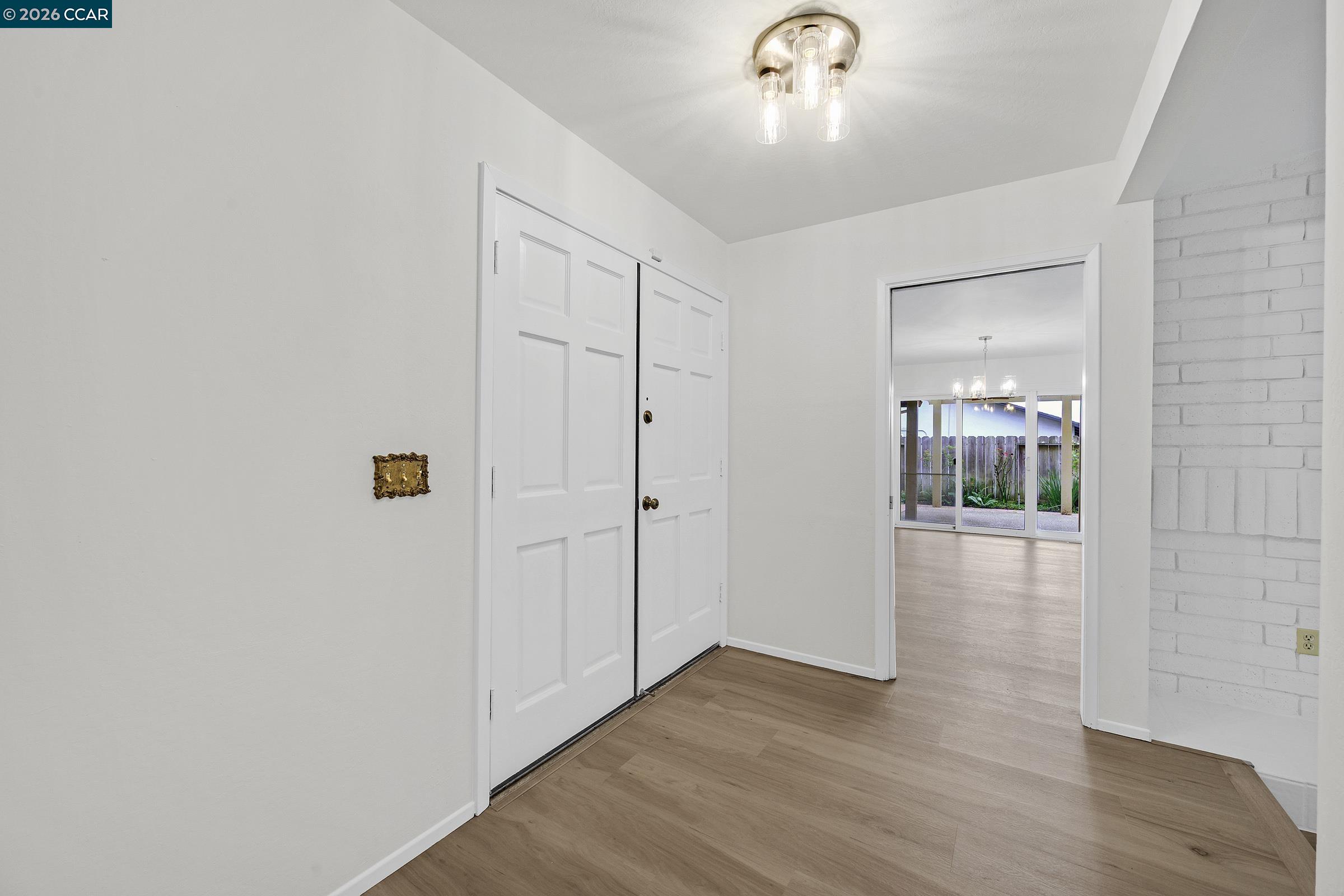 Detail Gallery Image 7 of 43 For 27889 Farm Hill Dr, Hayward,  CA 94542 - 4 Beds | 2/1 Baths