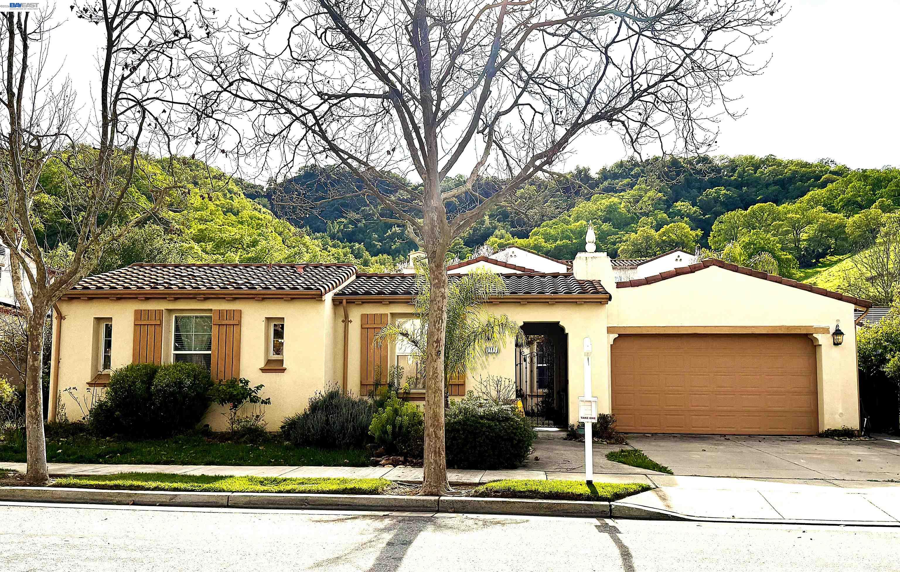 Detail Gallery Image 1 of 18 For 7111 Eagle Ridge Dr., Gilroy,  CA 95020 - 4 Beds | 2/1 Baths