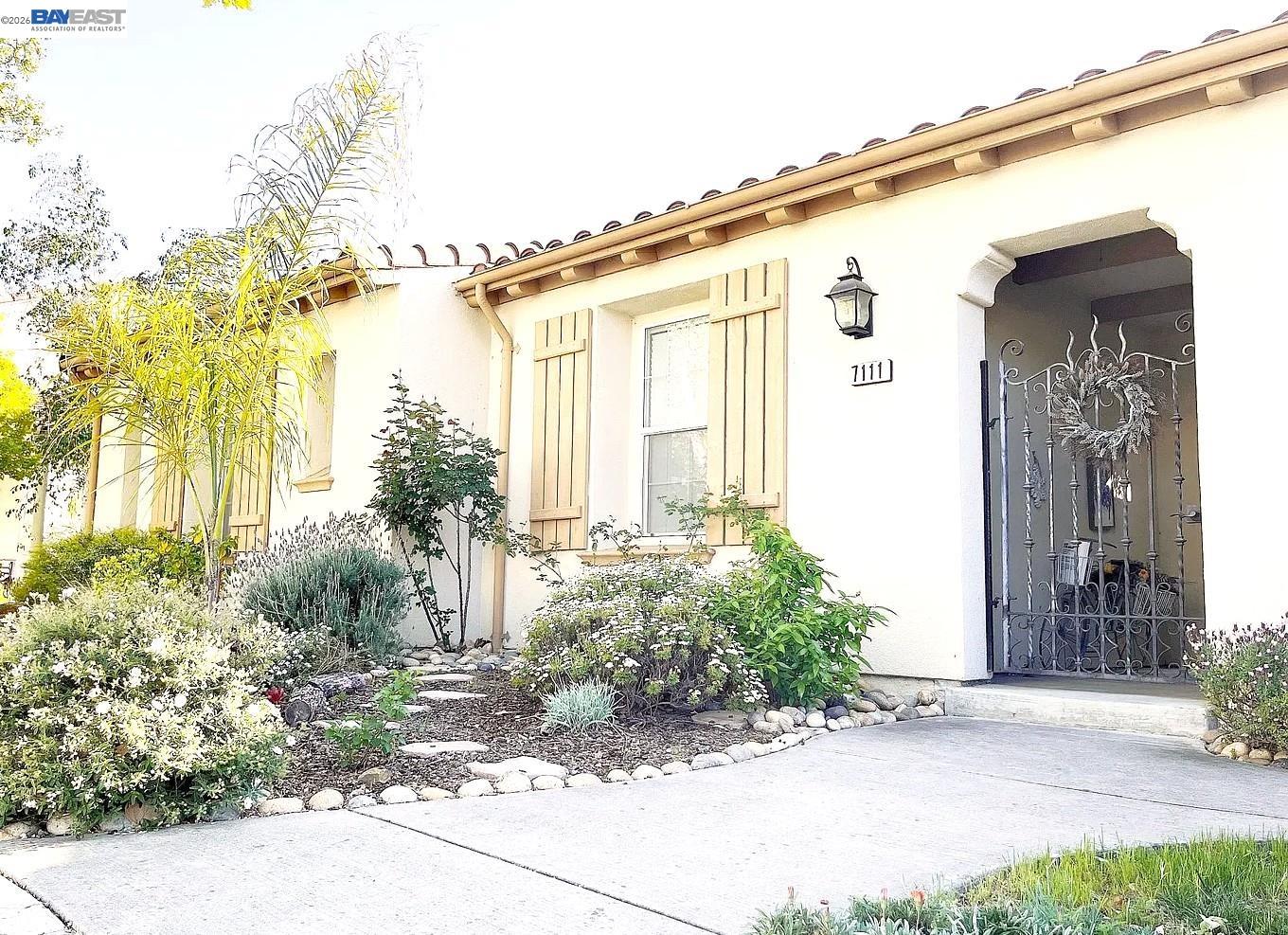 Detail Gallery Image 2 of 19 For 7111 Eagle Ridge Dr., Gilroy,  CA 95020 - 4 Beds | 2/1 Baths