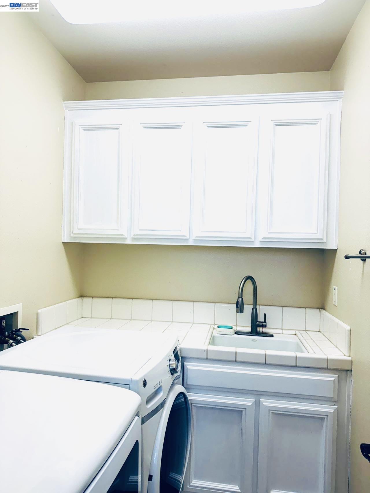 Detail Gallery Image 13 of 18 For 7111 Eagle Ridge Dr., Gilroy,  CA 95020 - 4 Beds | 2/1 Baths