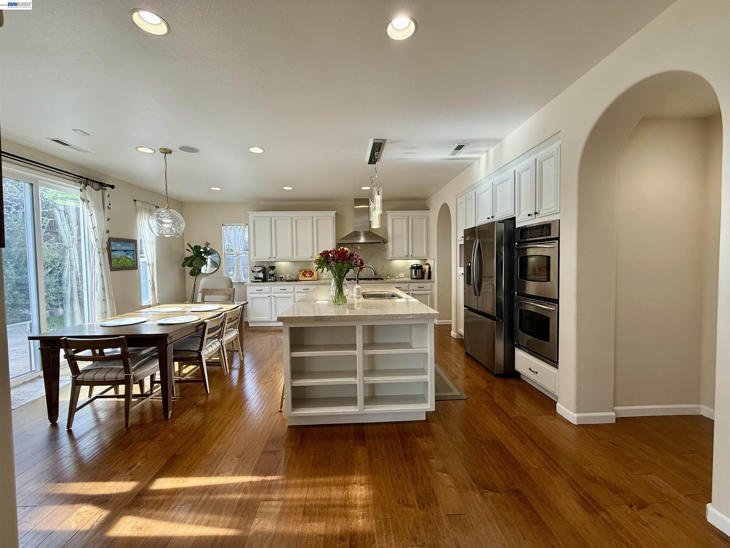 Detail Gallery Image 5 of 18 For 7111 Eagle Ridge Dr., Gilroy,  CA 95020 - 4 Beds | 2/1 Baths