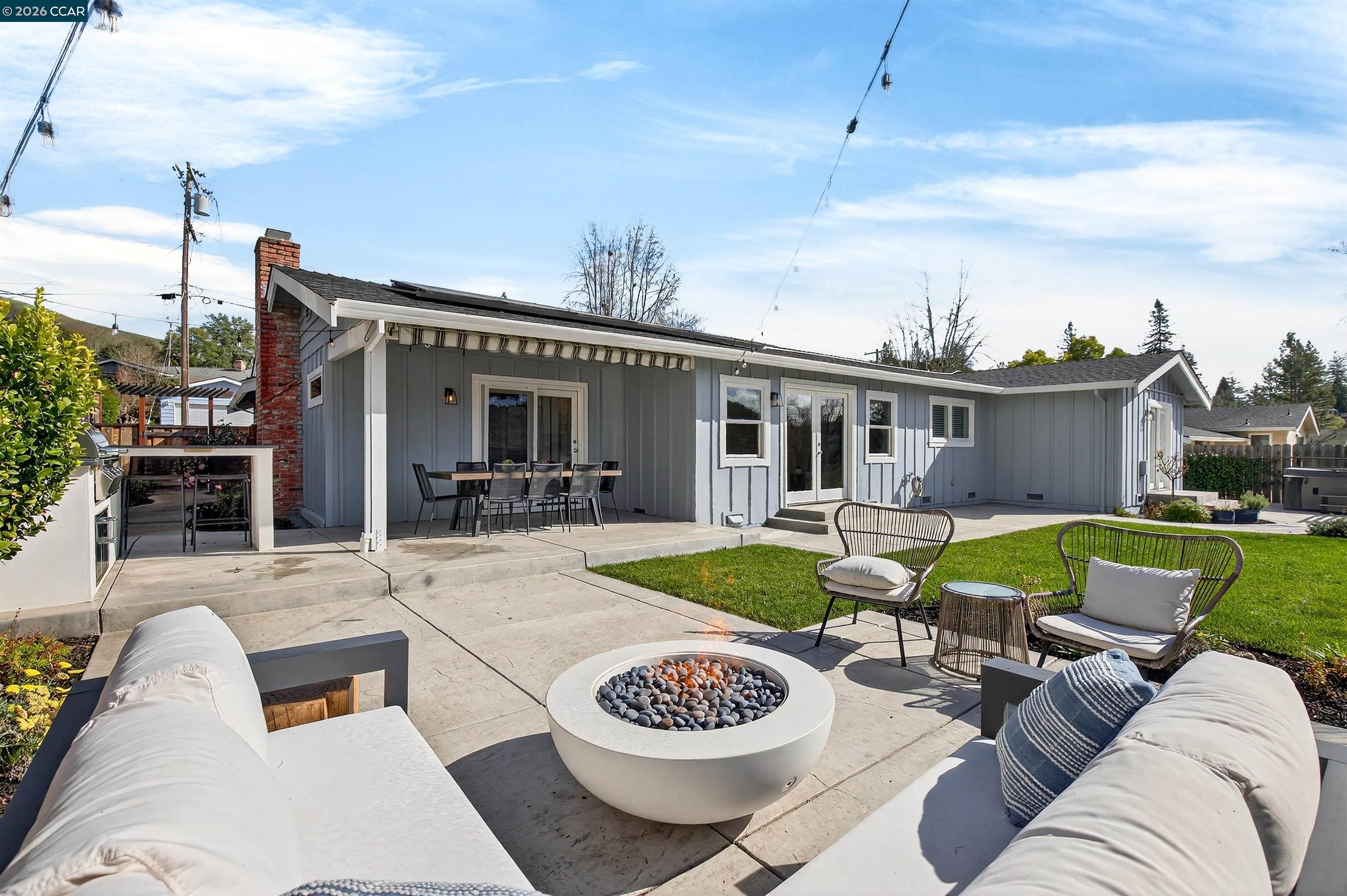 Detail Gallery Image 24 of 32 For 19 Lance Ct, Moraga,  CA 94556 - 4 Beds | 2 Baths