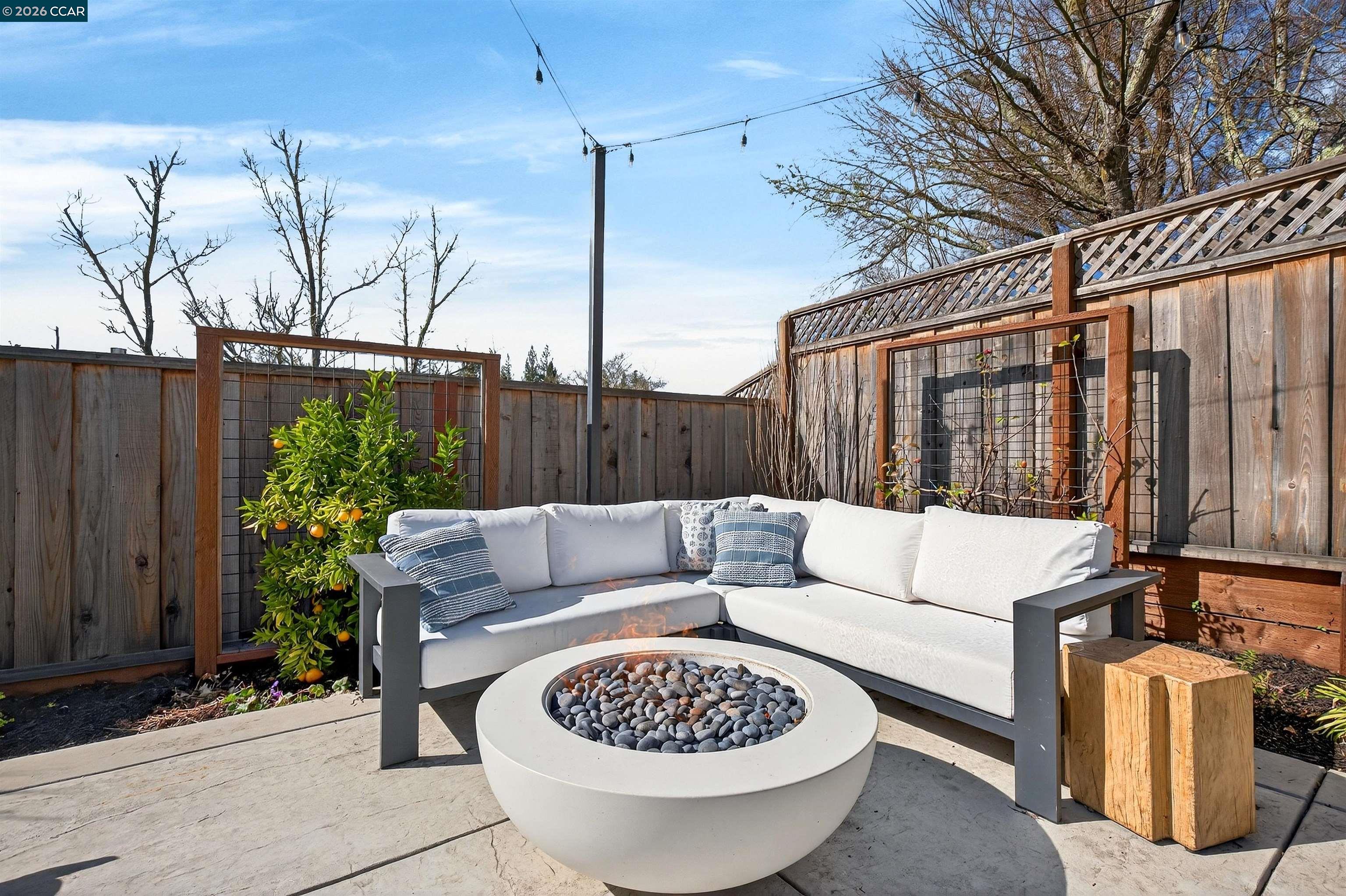 Detail Gallery Image 25 of 32 For 19 Lance Ct, Moraga,  CA 94556 - 4 Beds | 2 Baths