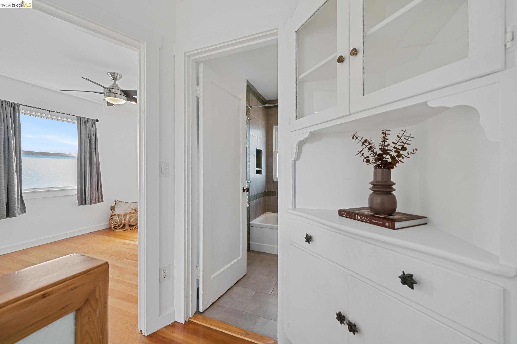 Detail Gallery Image 8 of 16 For 137 Collins St, Richmond,  CA 94801 - 2 Beds | 1 Baths