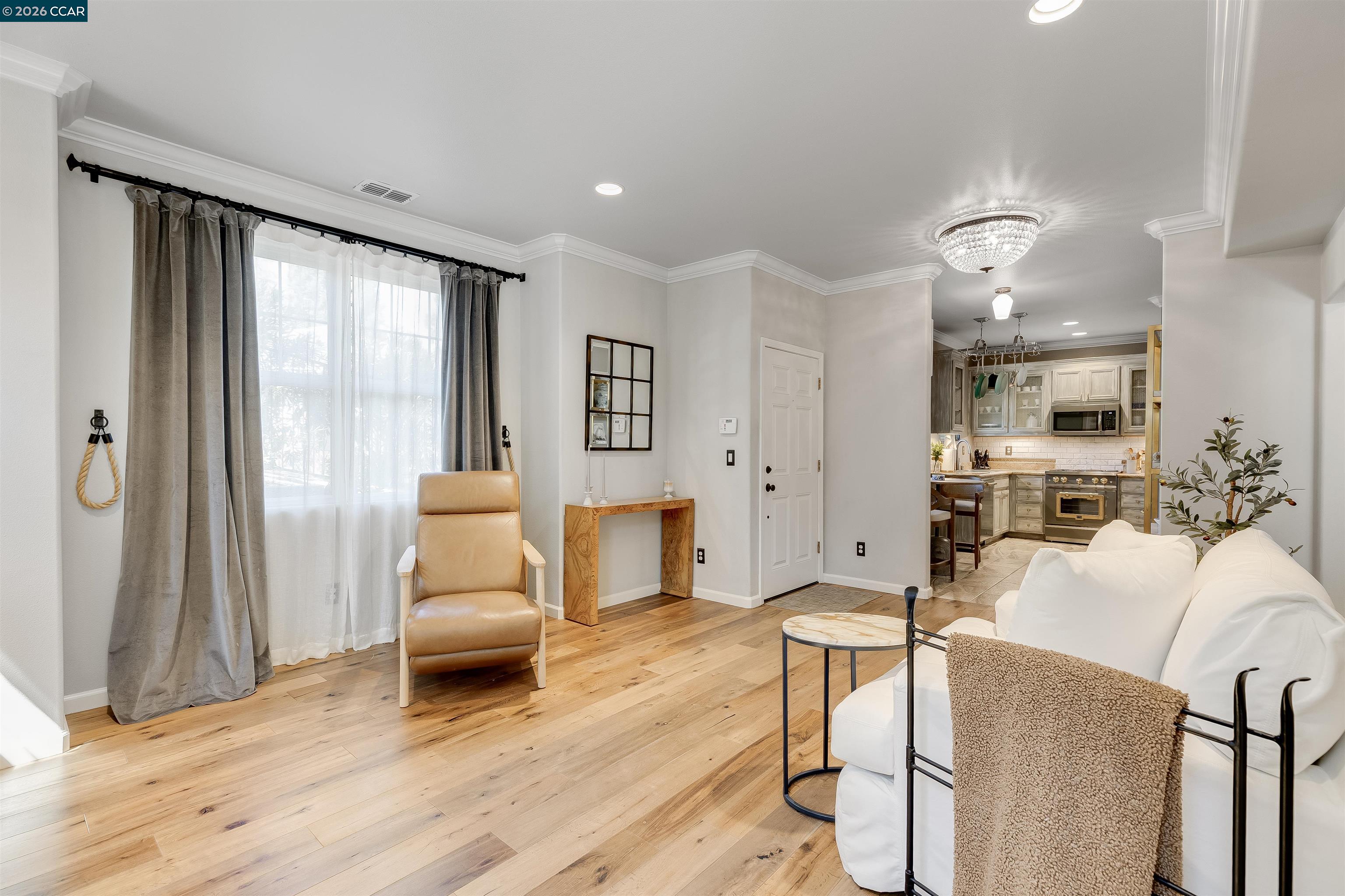 Photo #3: 41124633 Listing: Photo #3