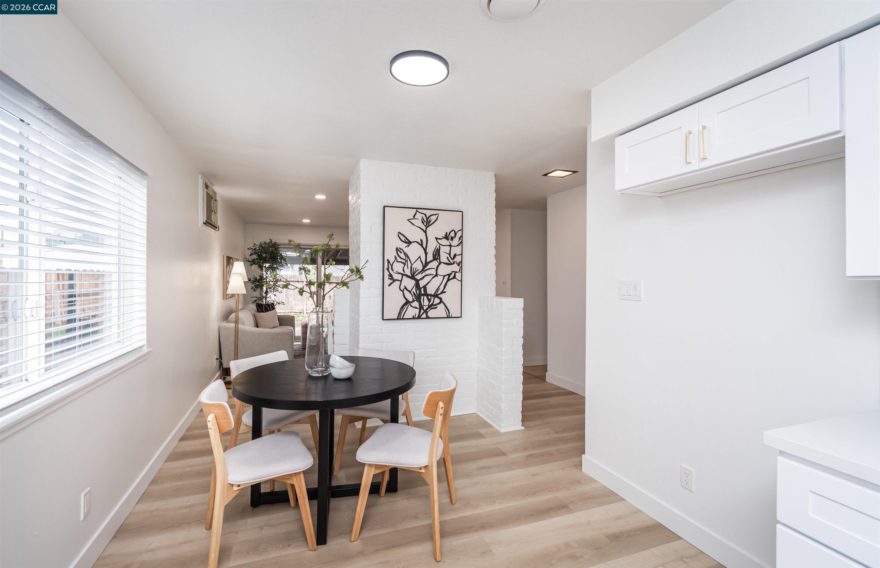 Detail Gallery Image 13 of 33 For 5201 Sky Pkwy, Sacramento,  CA 95823 - 3 Beds | 2 Baths