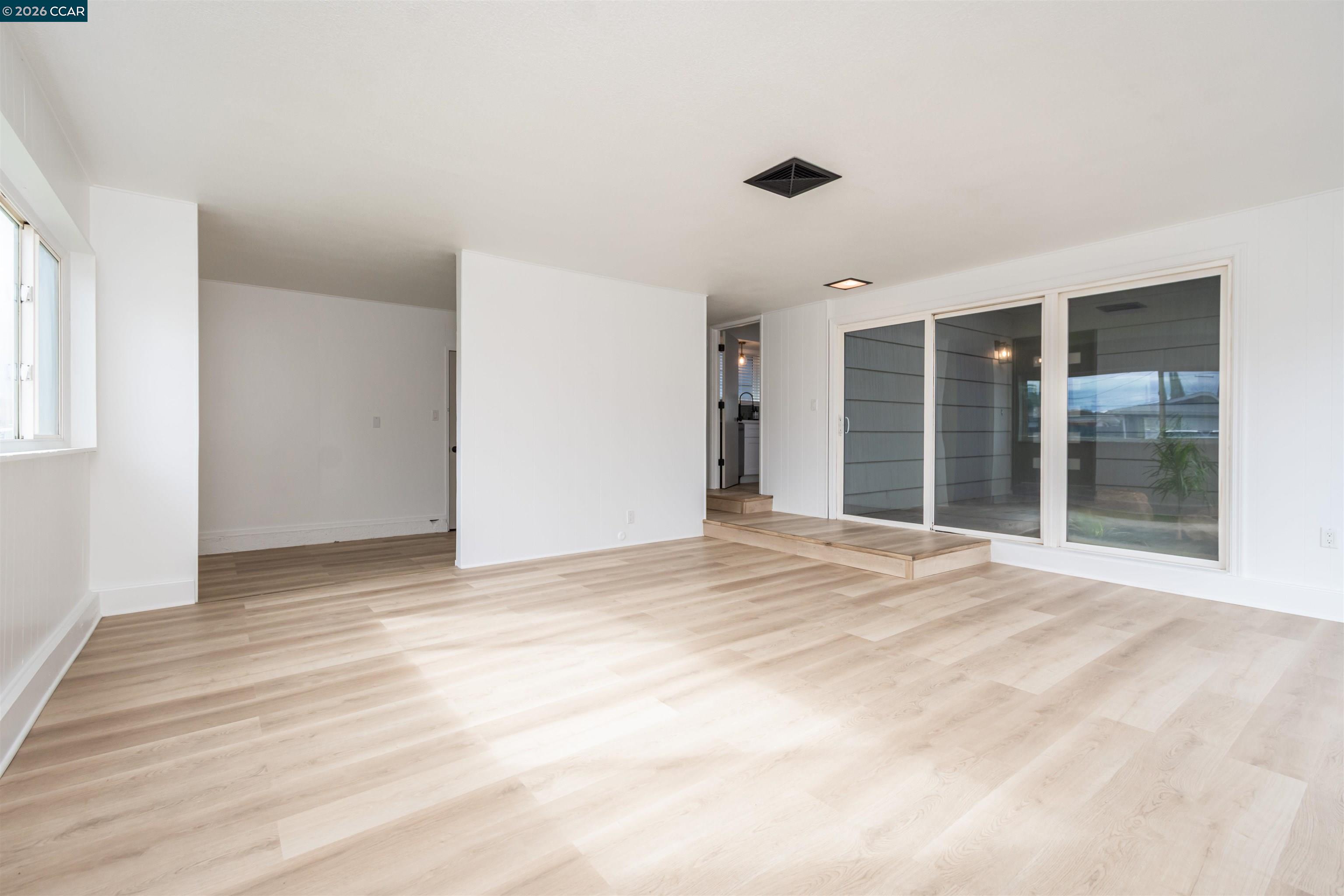 Detail Gallery Image 16 of 34 For 5201 Sky Pkwy, Sacramento,  CA 95823 - 3 Beds | 2 Baths