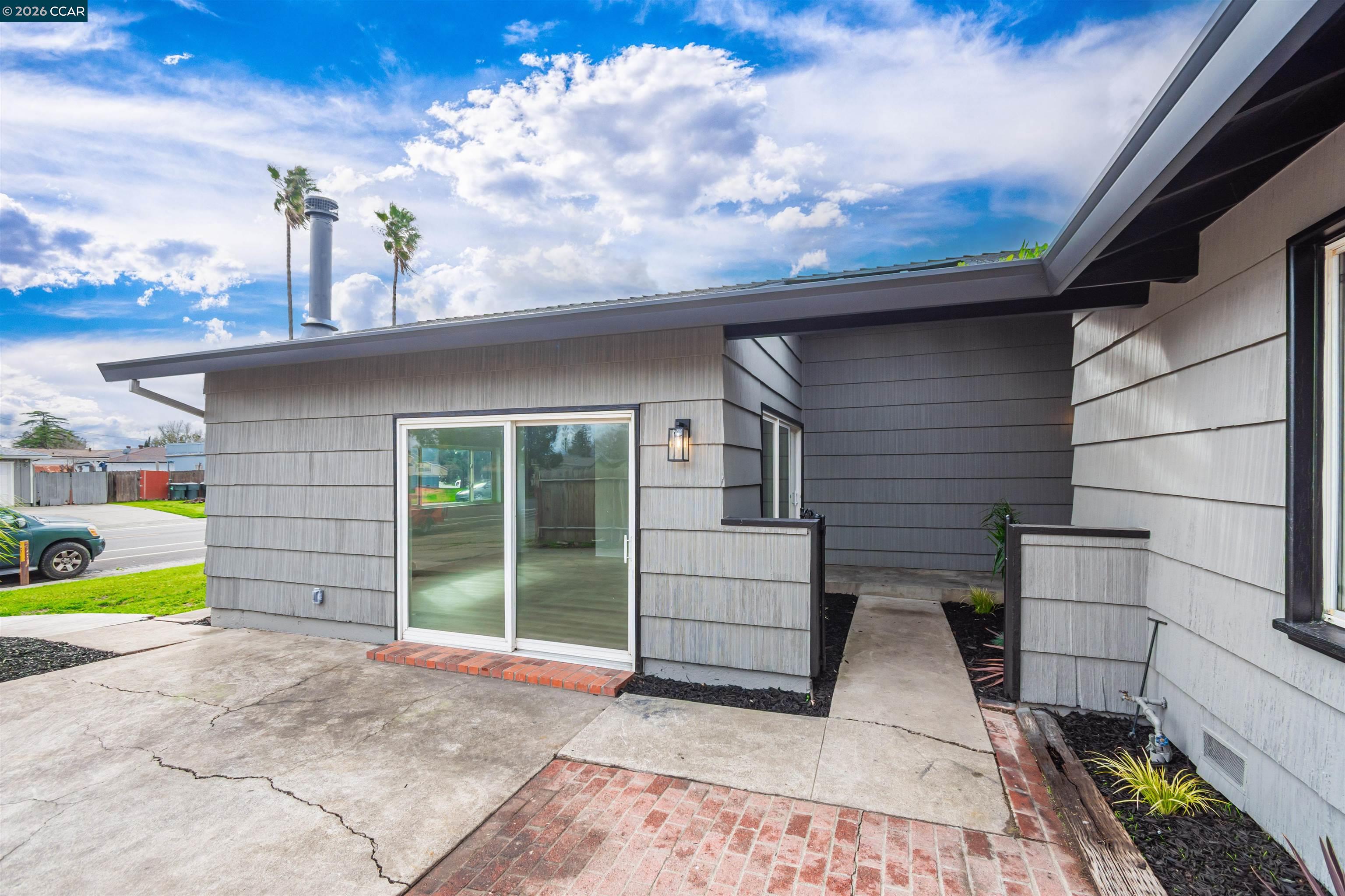 Detail Gallery Image 6 of 34 For 5201 Sky Pkwy, Sacramento,  CA 95823 - 3 Beds | 2 Baths