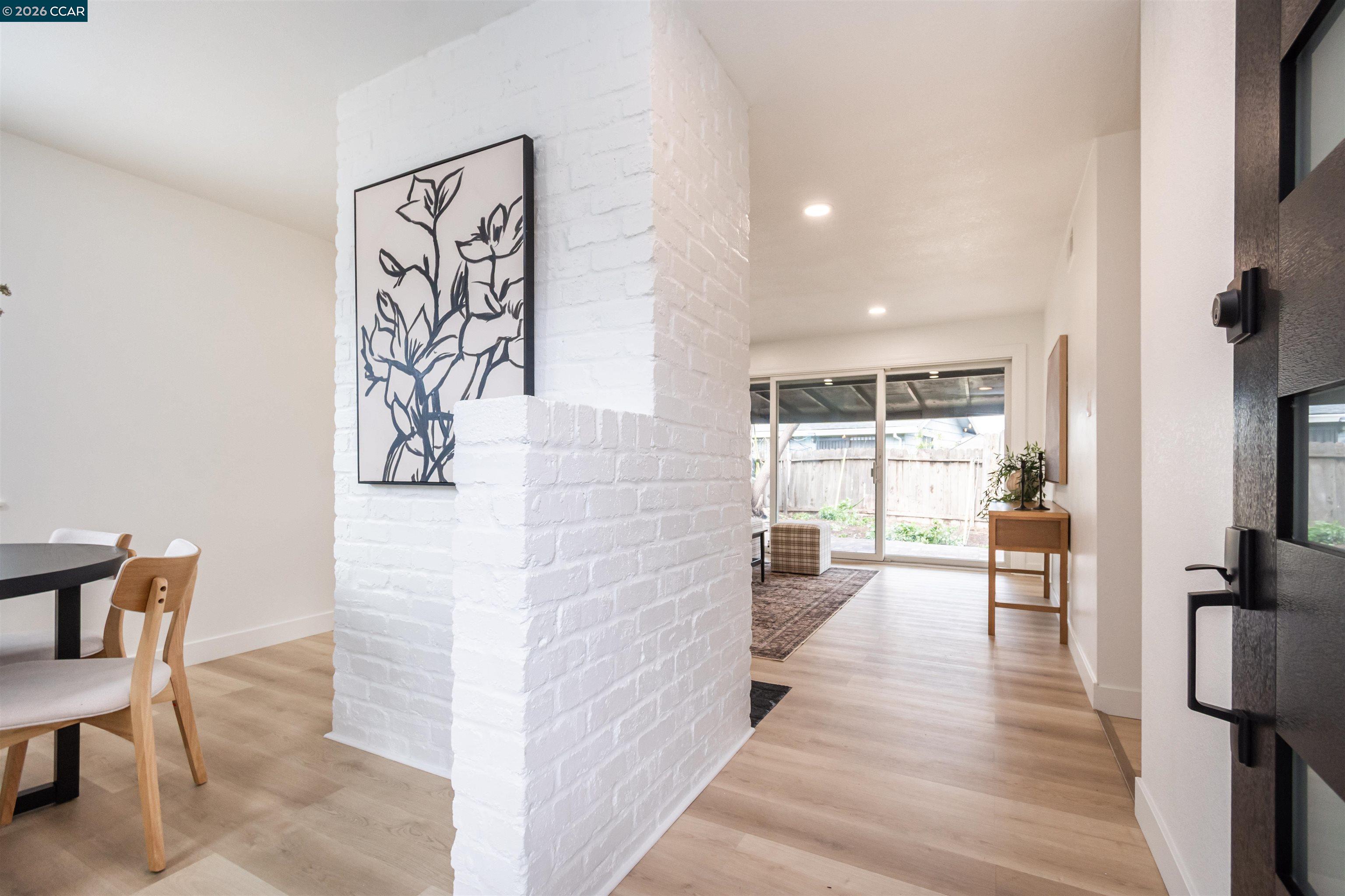 Detail Gallery Image 7 of 34 For 5201 Sky Pkwy, Sacramento,  CA 95823 - 3 Beds | 2 Baths