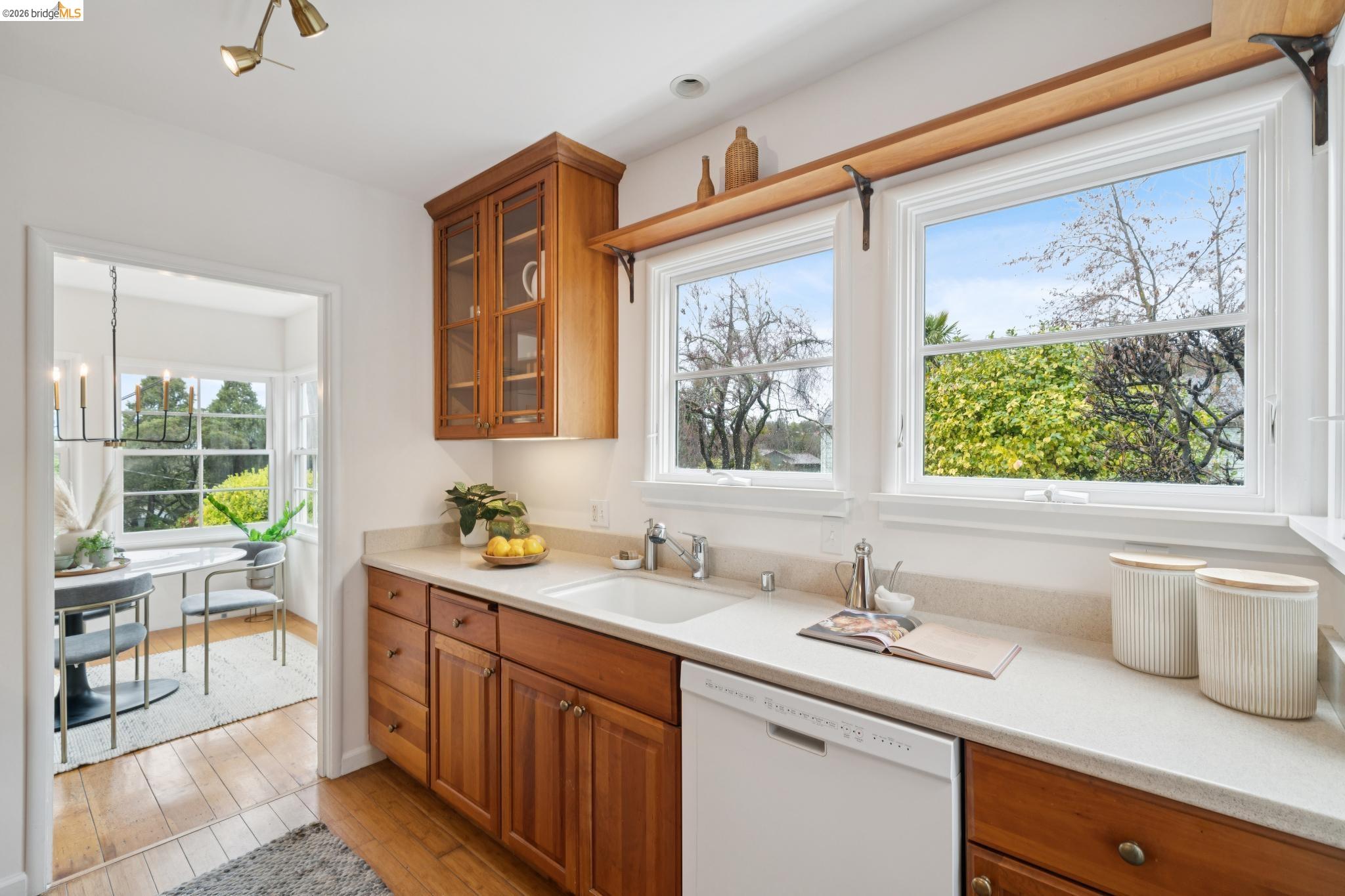 Detail Gallery Image 15 of 60 For 4200 Mountain View Ave, Oakland,  CA 94605 - 3 Beds | 2 Baths