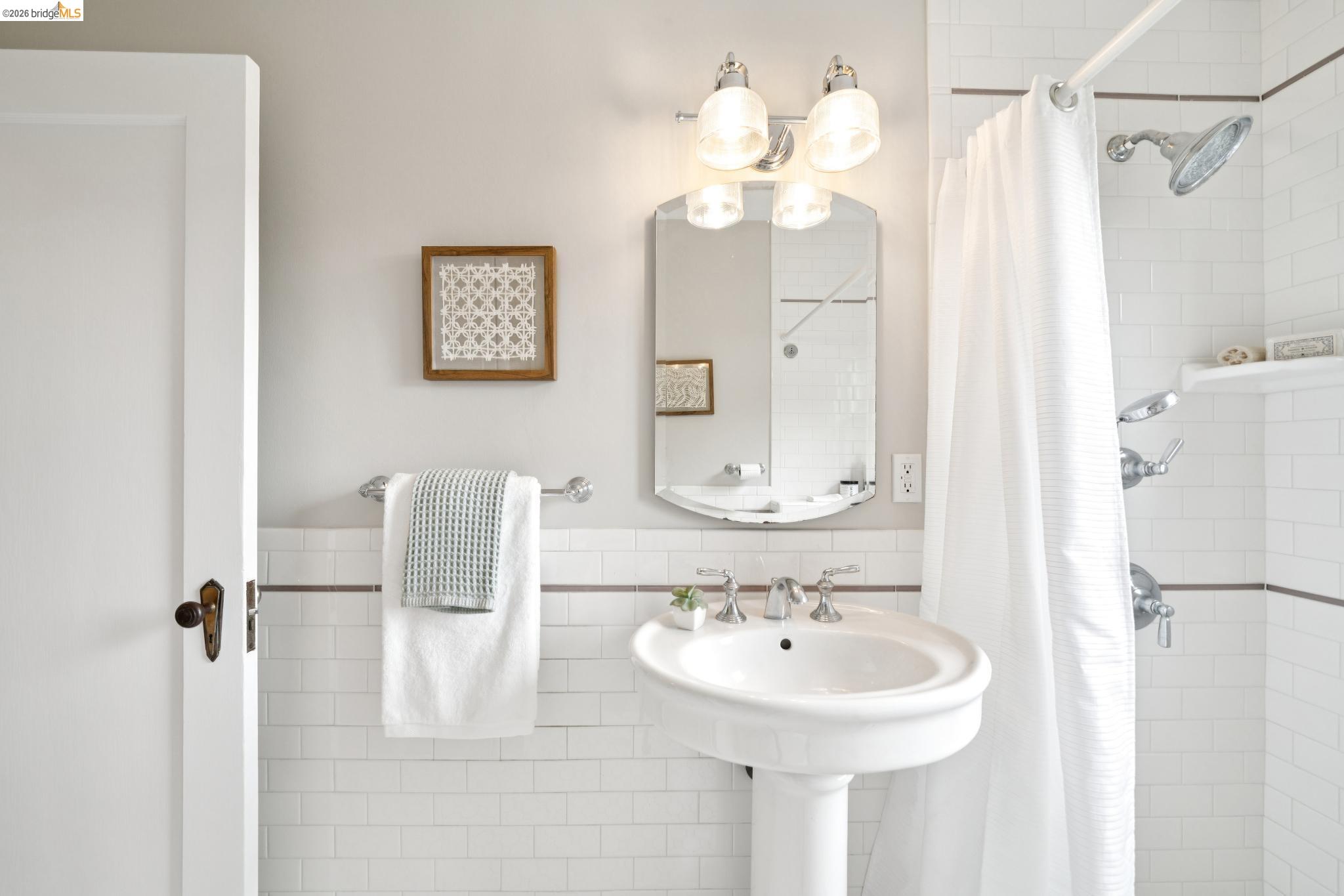 Detail Gallery Image 23 of 60 For 4200 Mountain View Ave, Oakland,  CA 94605 - 3 Beds | 2 Baths