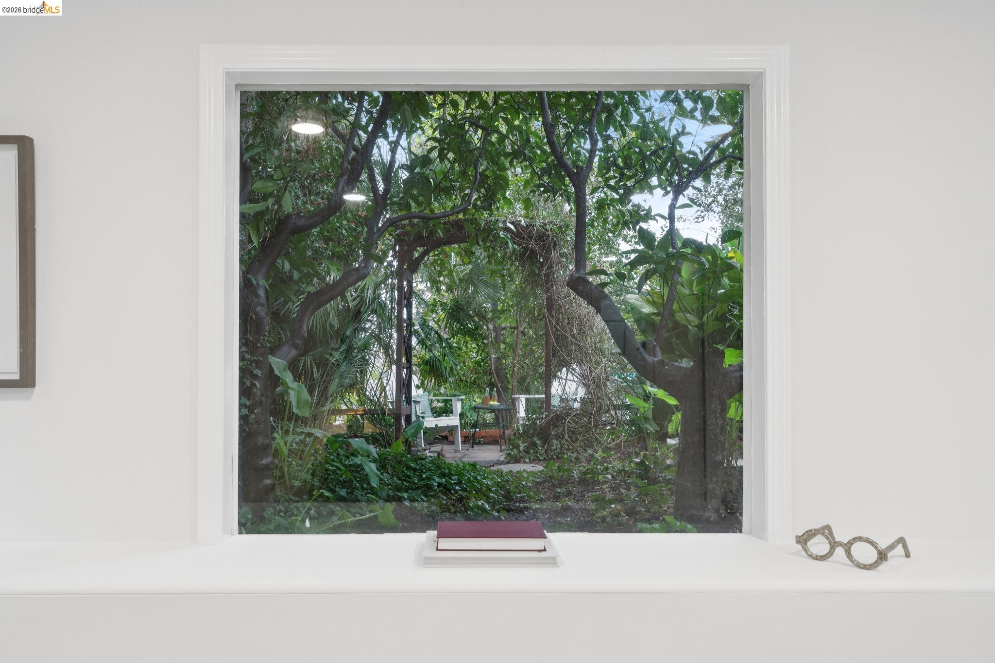 Detail Gallery Image 27 of 60 For 4200 Mountain View Ave, Oakland,  CA 94605 - 3 Beds | 2 Baths