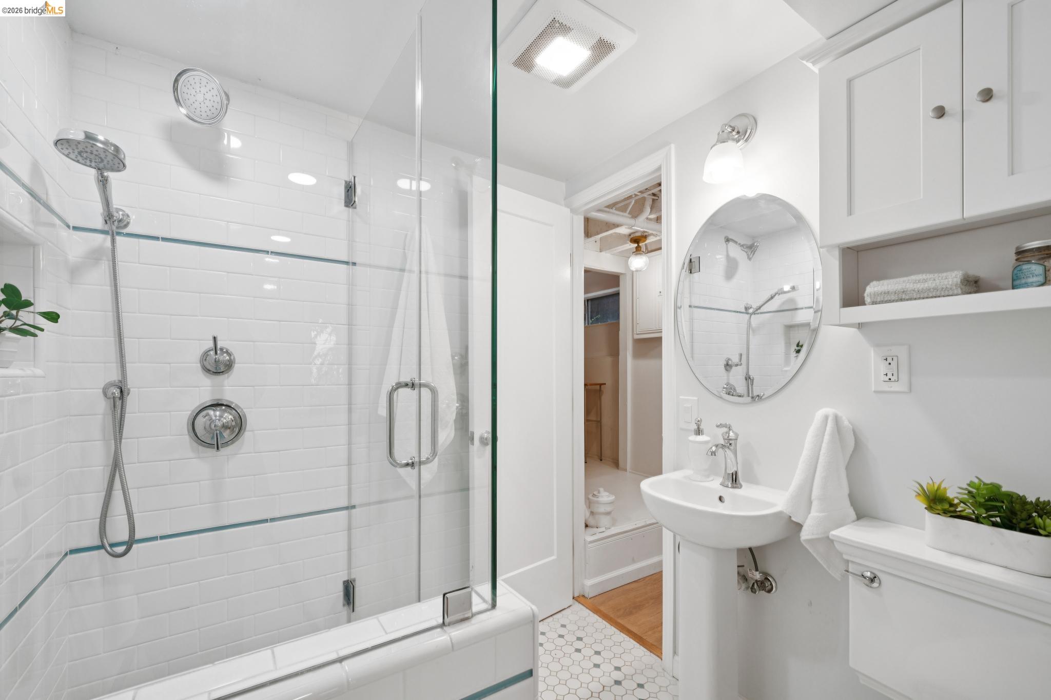 Detail Gallery Image 33 of 60 For 4200 Mountain View Ave, Oakland,  CA 94605 - 3 Beds | 2 Baths