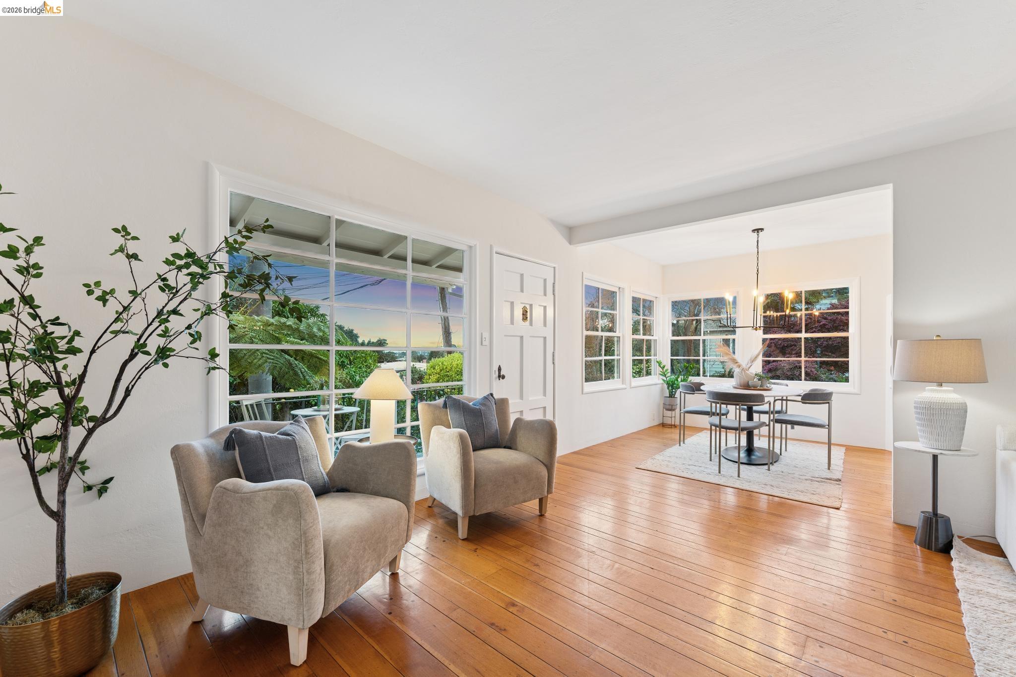 Detail Gallery Image 45 of 60 For 4200 Mountain View Ave, Oakland,  CA 94605 - 3 Beds | 2 Baths