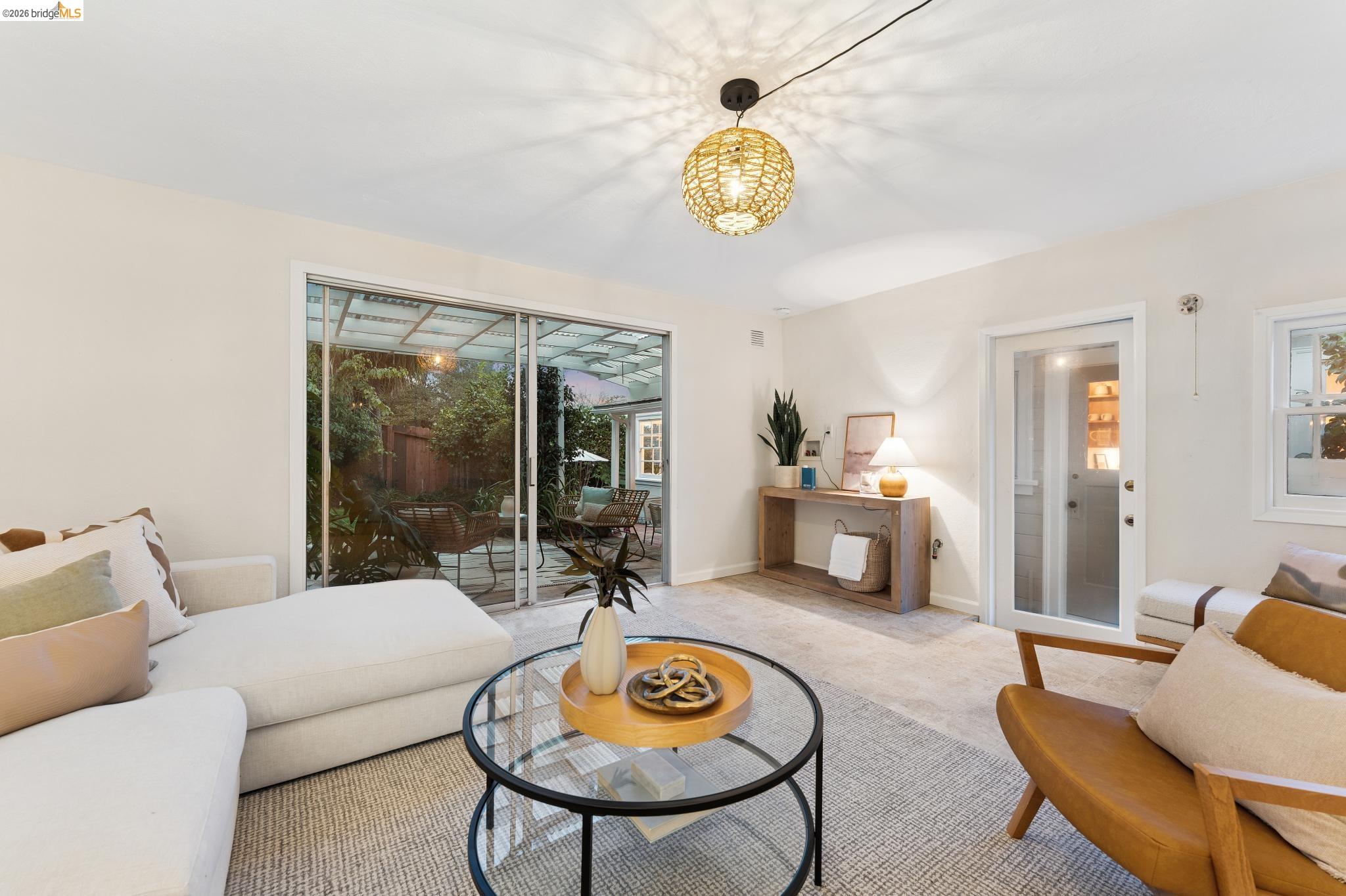 Detail Gallery Image 54 of 60 For 4200 Mountain View Ave, Oakland,  CA 94605 - 3 Beds | 2 Baths