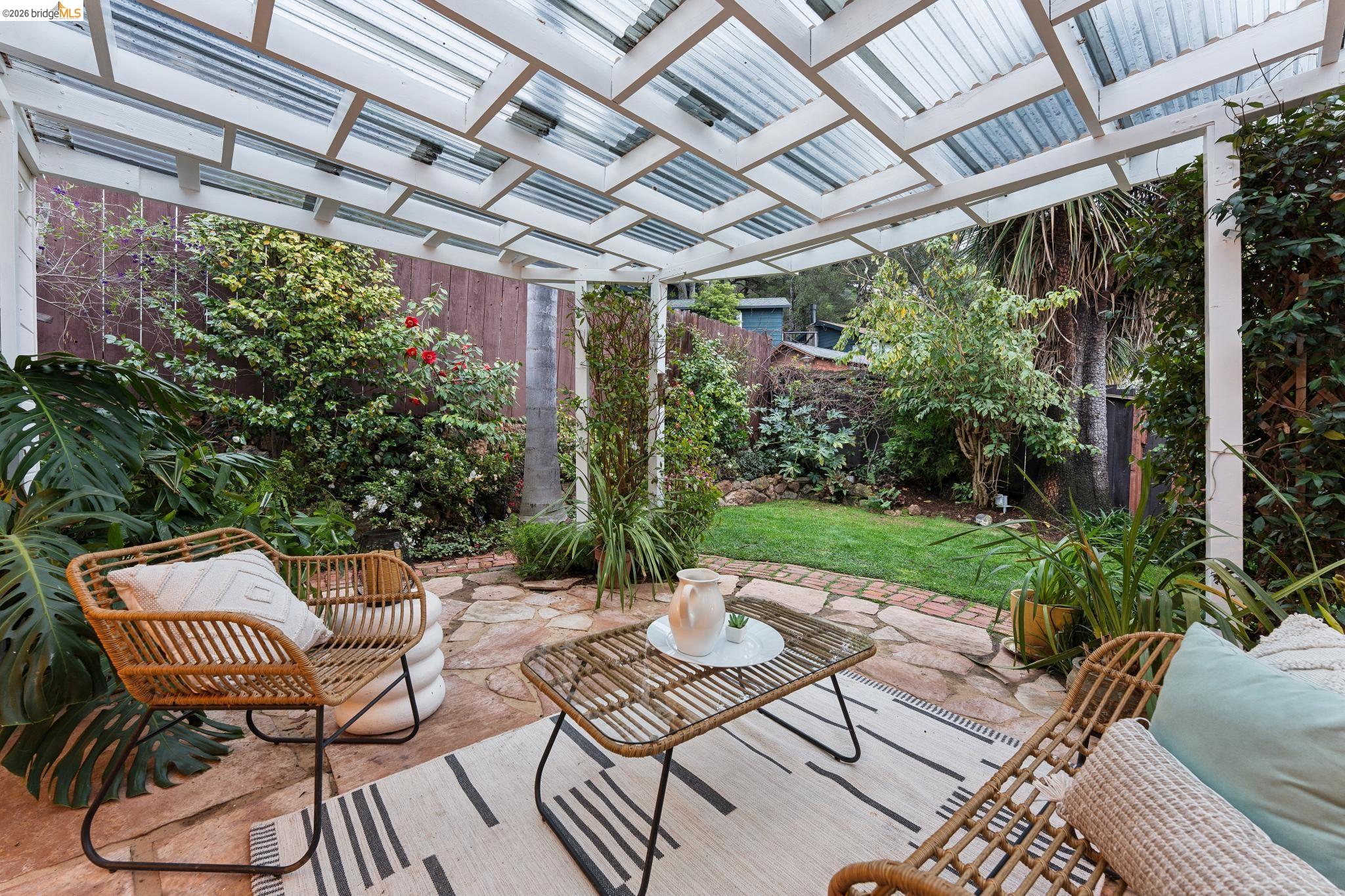 Detail Gallery Image 55 of 60 For 4200 Mountain View Ave, Oakland,  CA 94605 - 3 Beds | 2 Baths