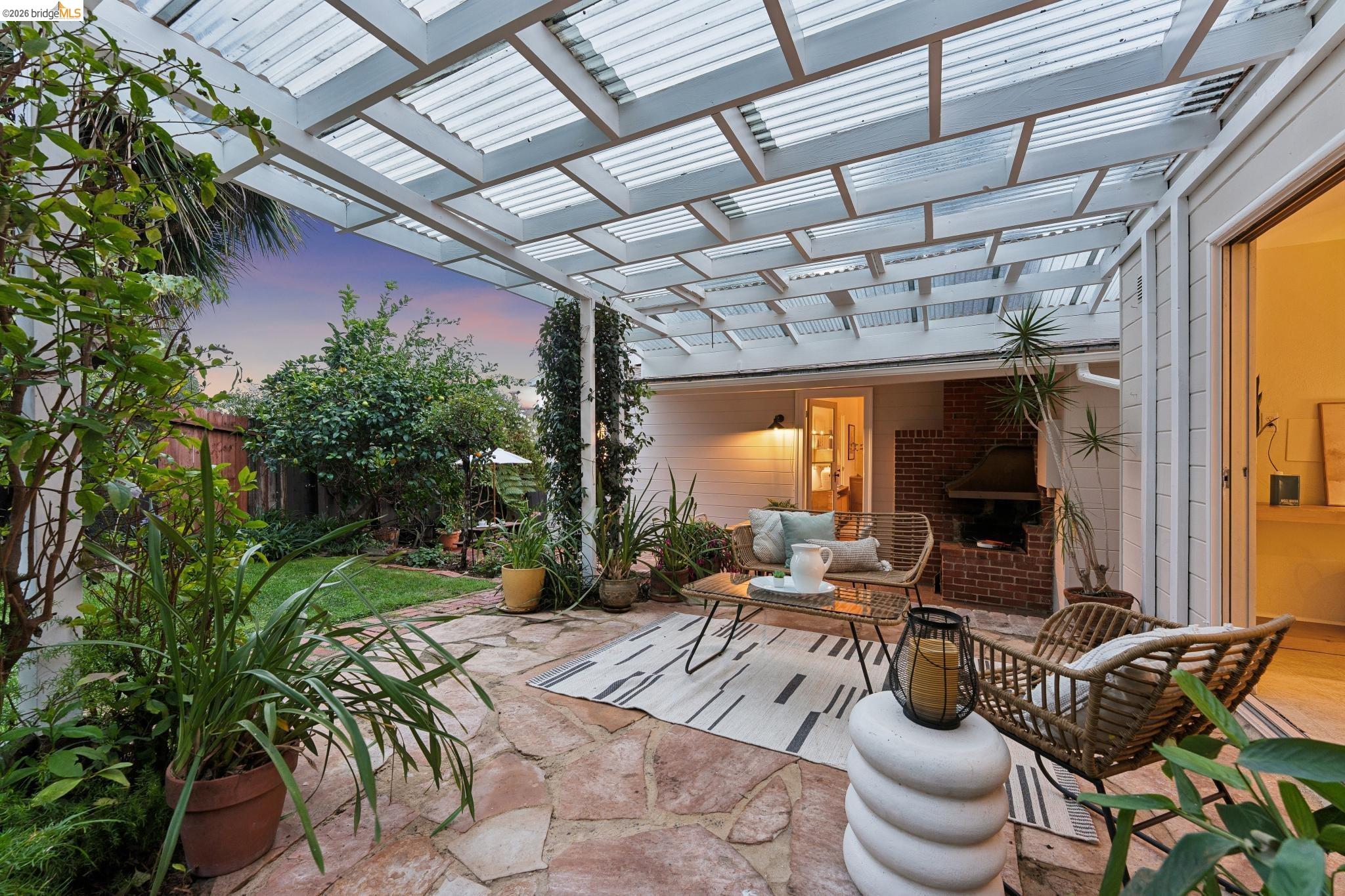 Detail Gallery Image 56 of 60 For 4200 Mountain View Ave, Oakland,  CA 94605 - 3 Beds | 2 Baths