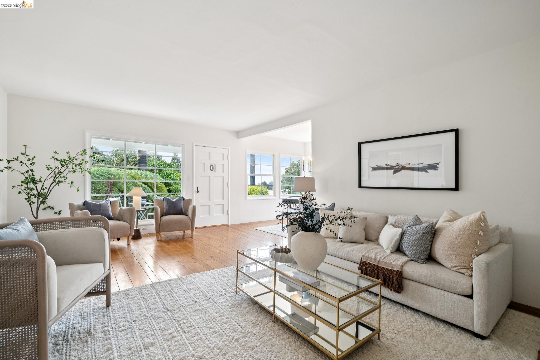 Detail Gallery Image 7 of 60 For 4200 Mountain View Ave, Oakland,  CA 94605 - 3 Beds | 2 Baths